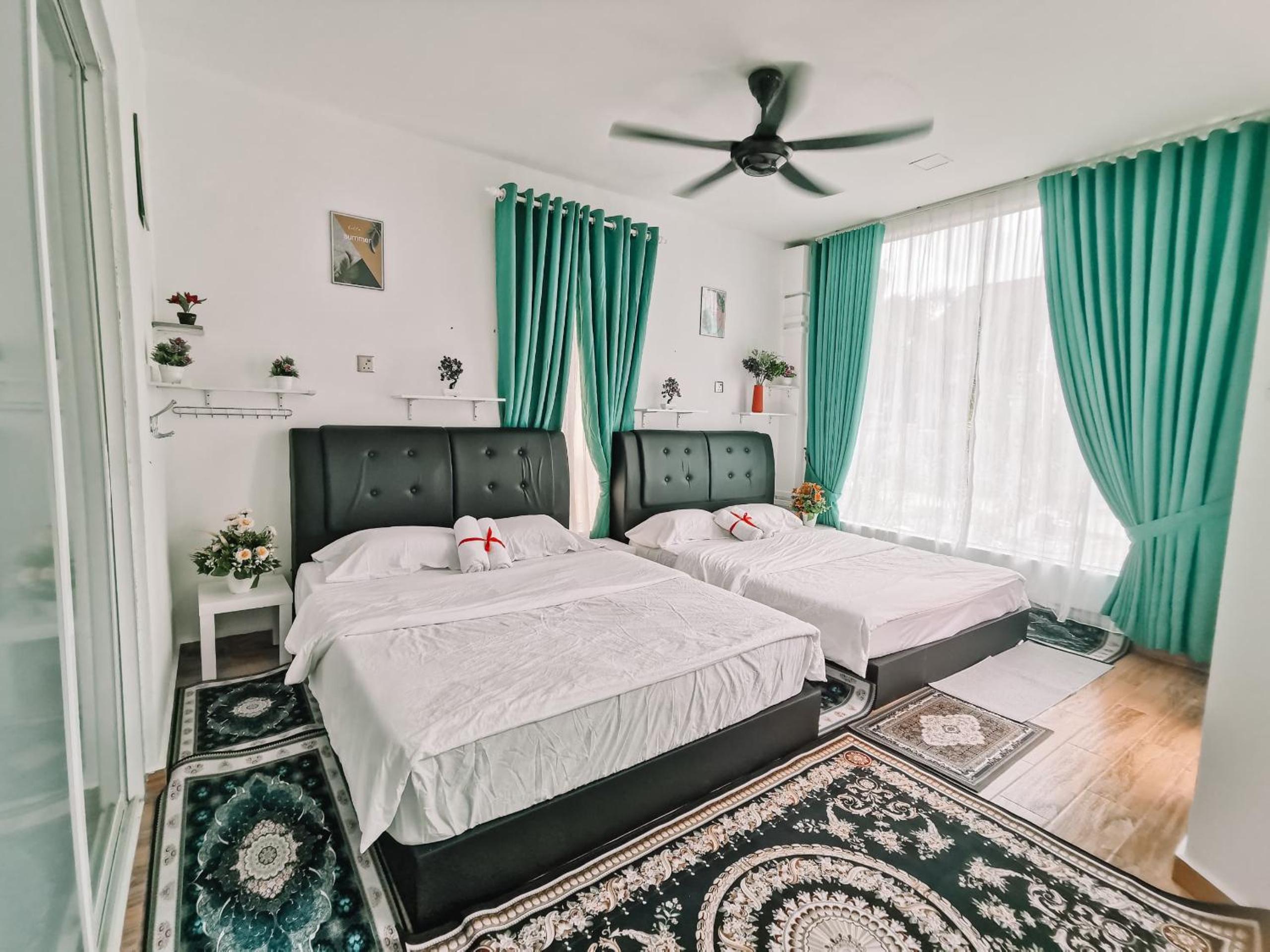 Inap Idaman 5 With 2 Queen Bed In Kubang Kerian photo 1