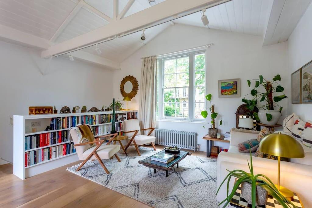 Peaceful and Quiet 1BR Cottage in Camberwell view 3
