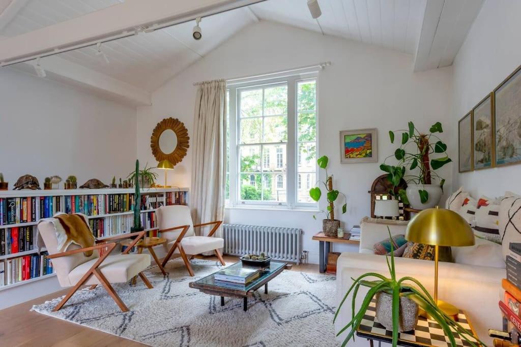 Peaceful and Quiet 1BR Cottage in Camberwell view 2