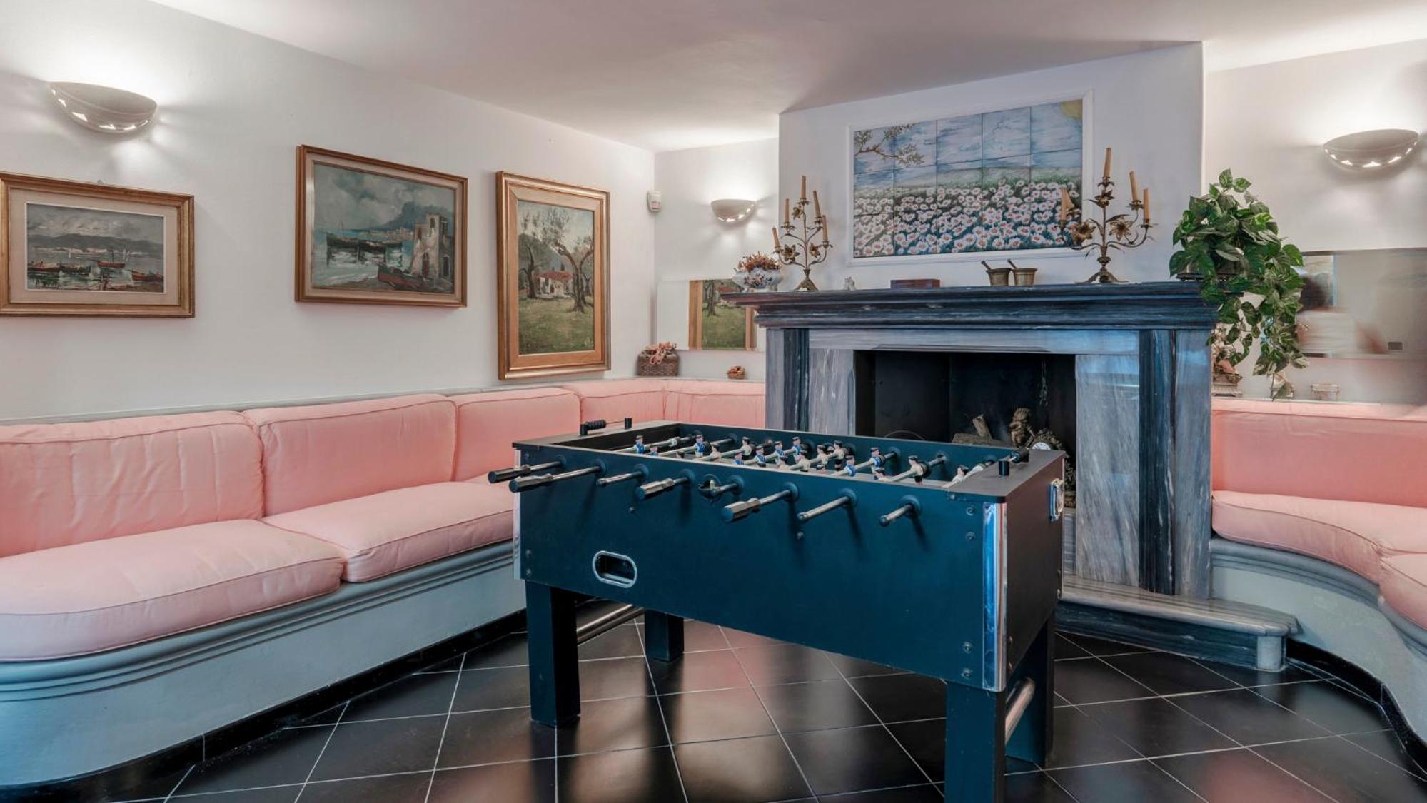 lounge