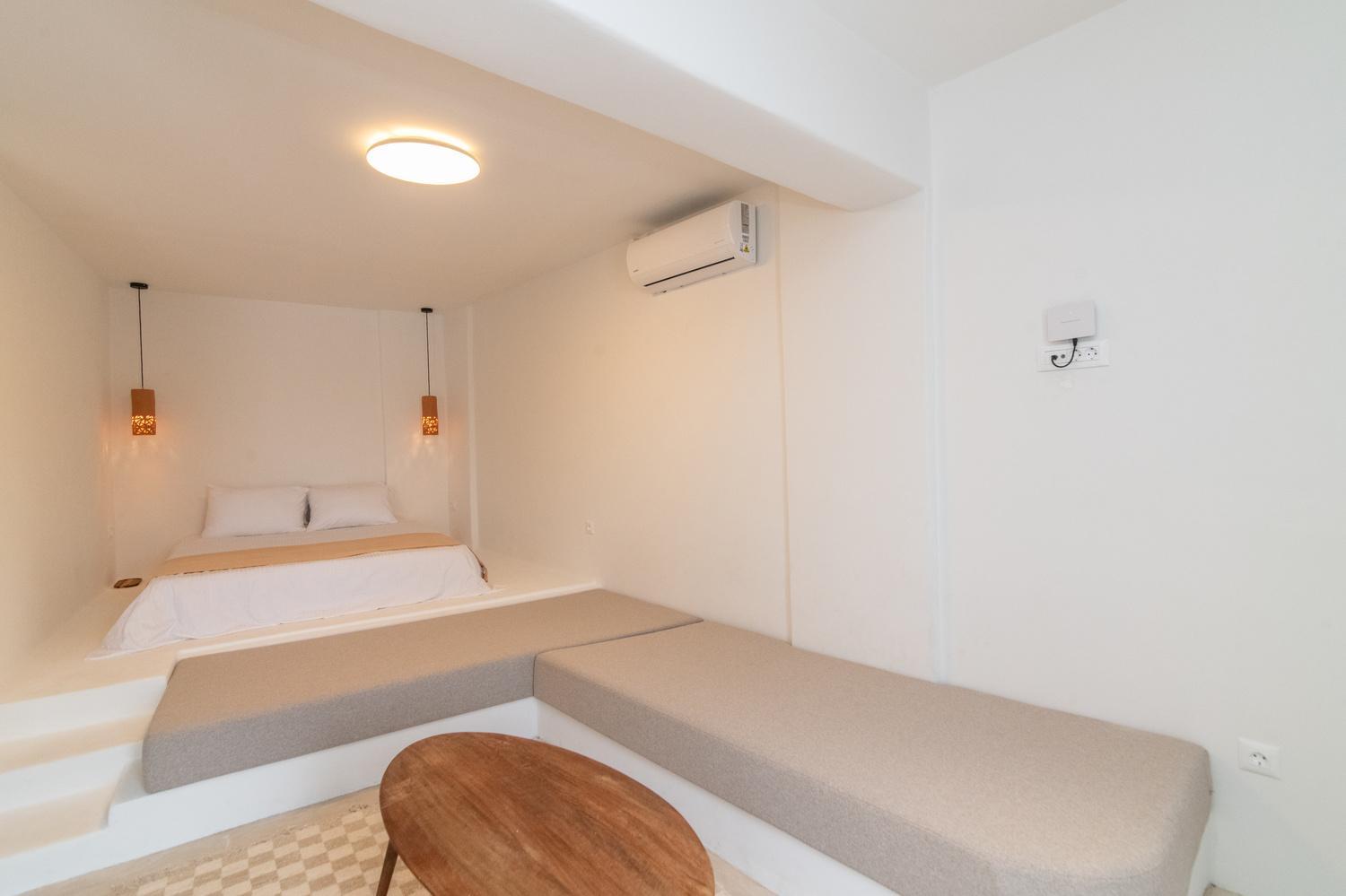PANORMOS ART Beachfront Suites