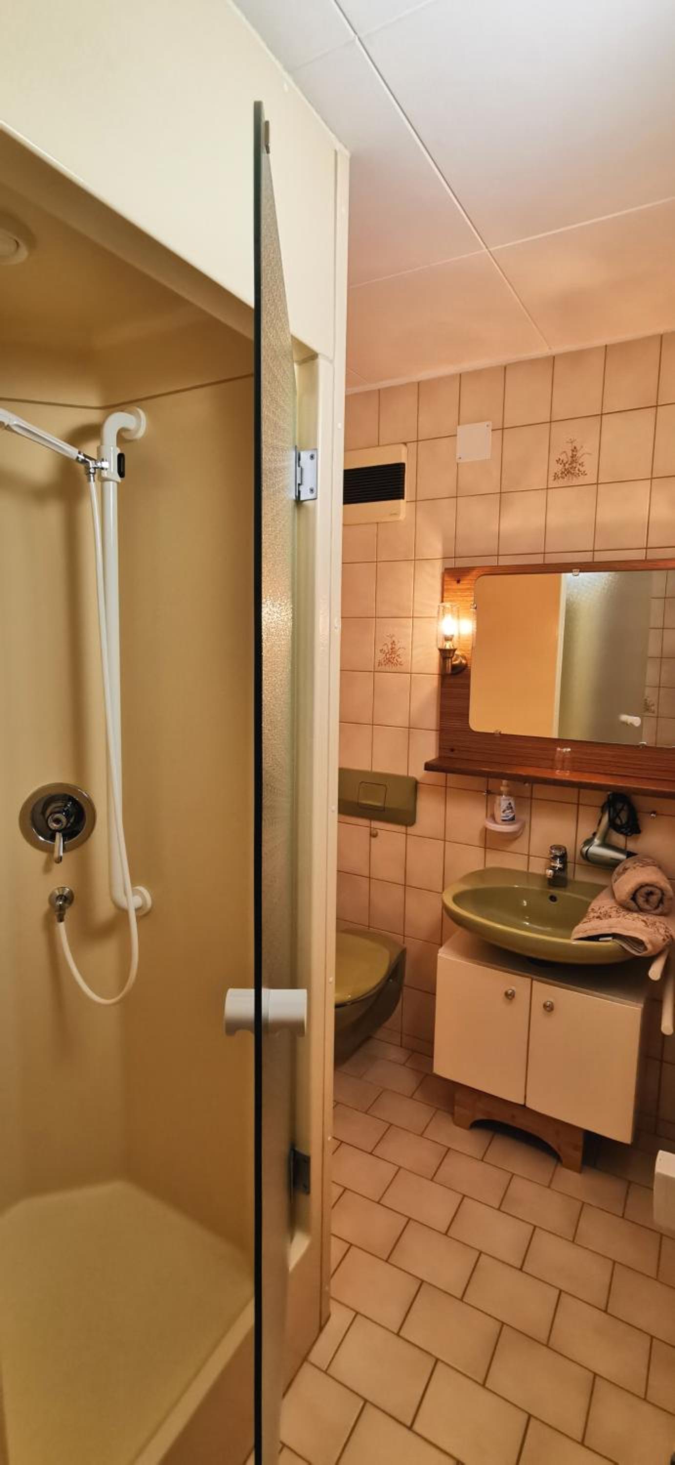 Urheim Rose - Dogfriendly