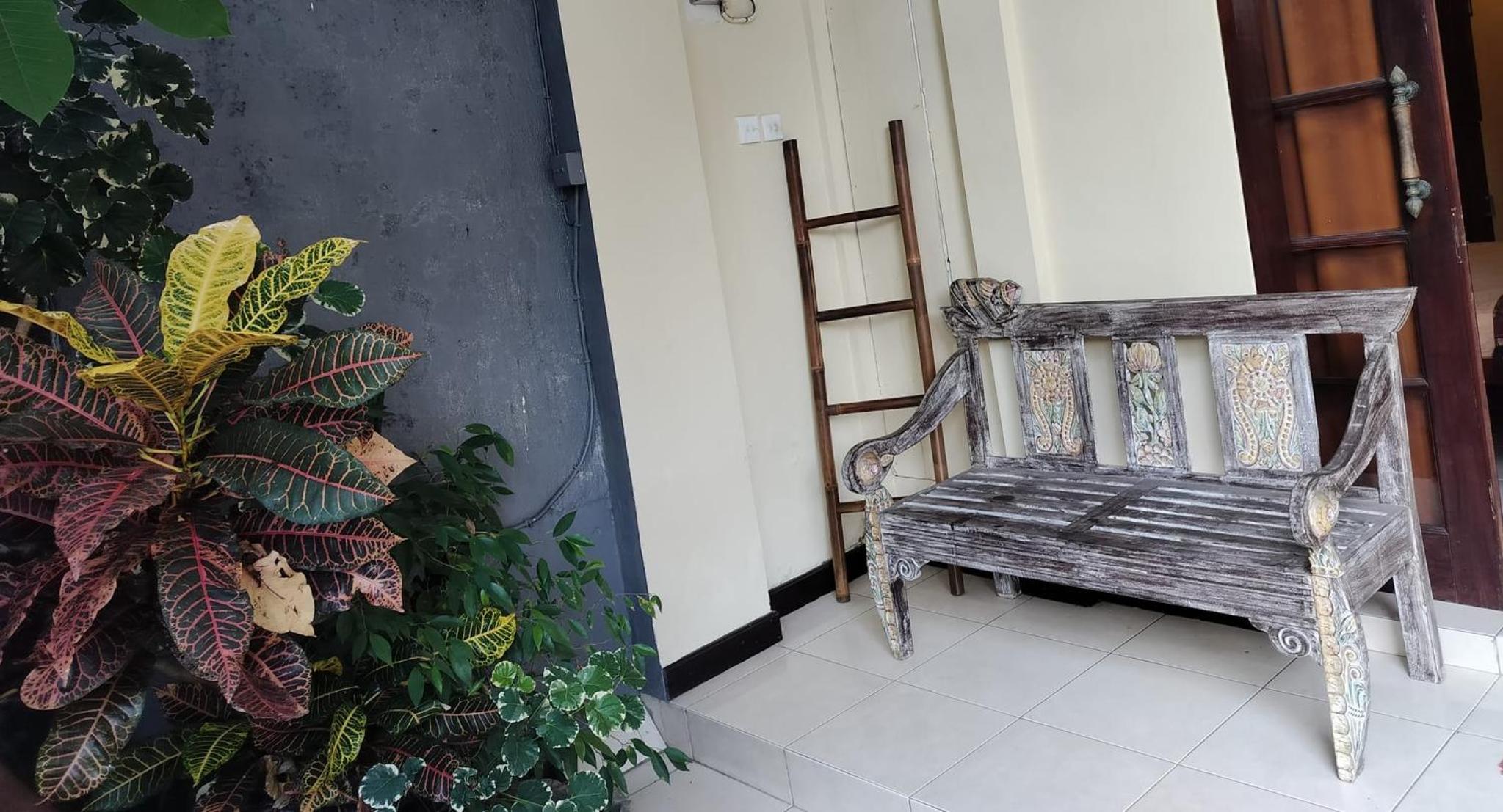 Villa Layang Bulan a homey guesthouse near the beach in North Kuta