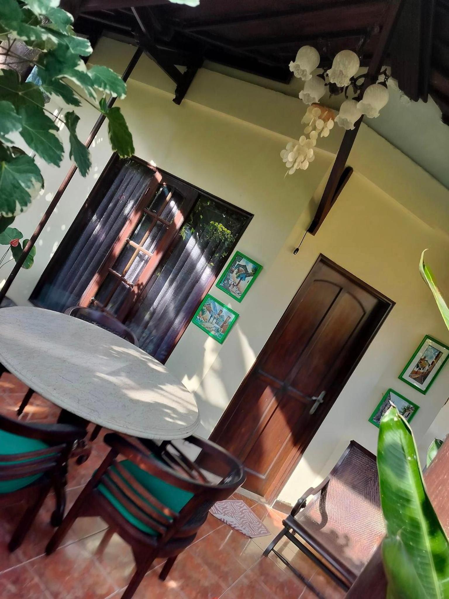 Villa Layang Bulan a homey guesthouse near the beach in North Kuta