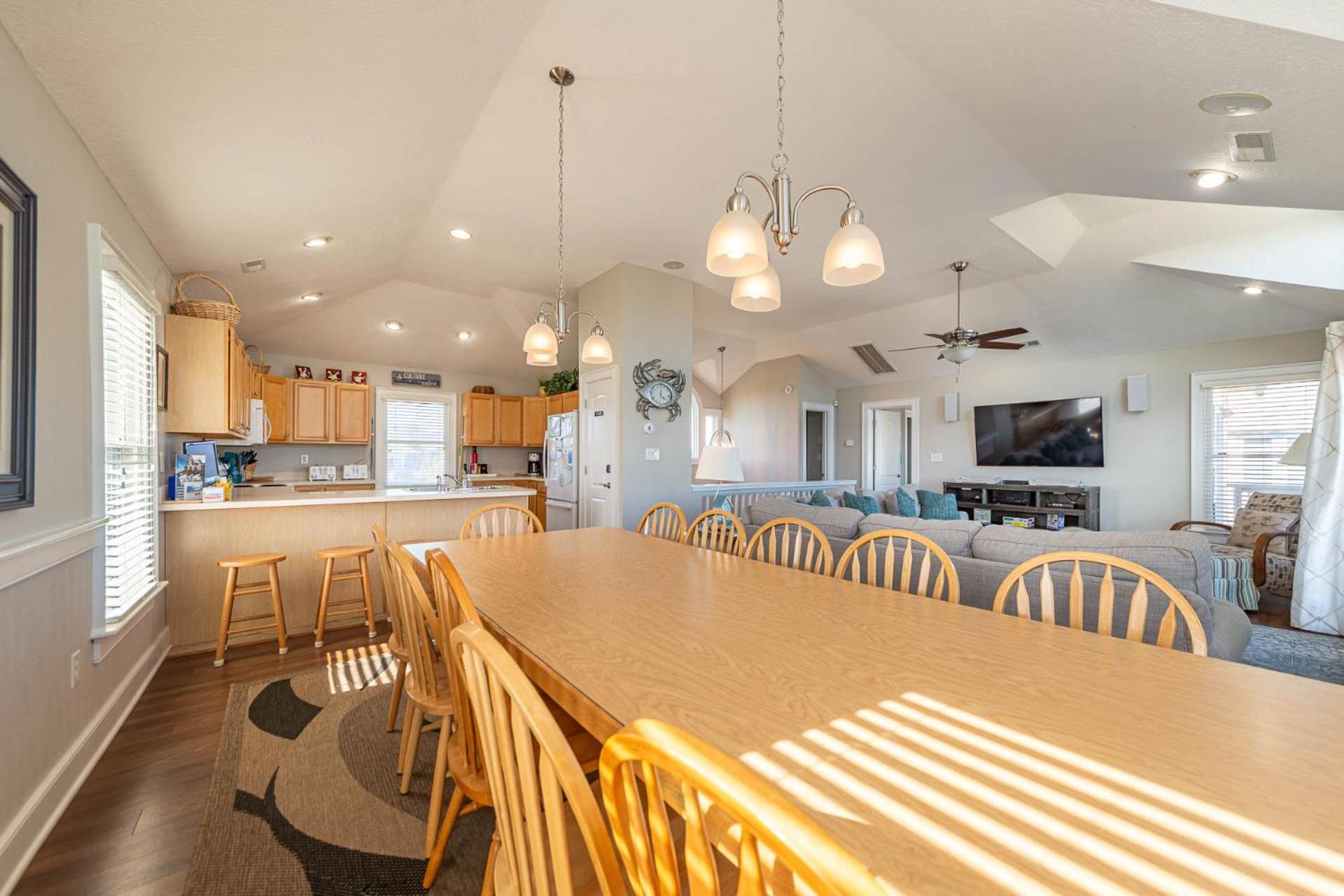 Carolina Sunrise - Corolla, Whalehead, Oceanside, 500 Yds to Beach, Pool, Hot Tub, Volleyball