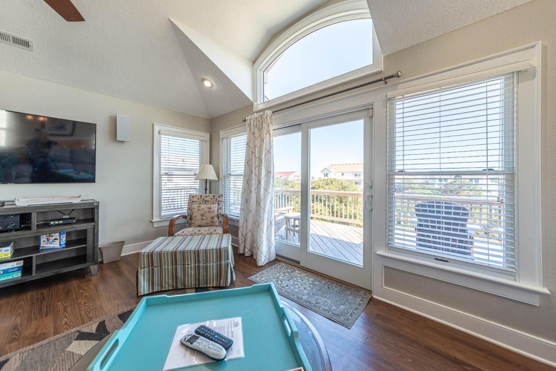 Carolina Sunrise - Corolla, Whalehead, Oceanside, 500 Yds to Beach, Pool, Hot Tub, Volleyball