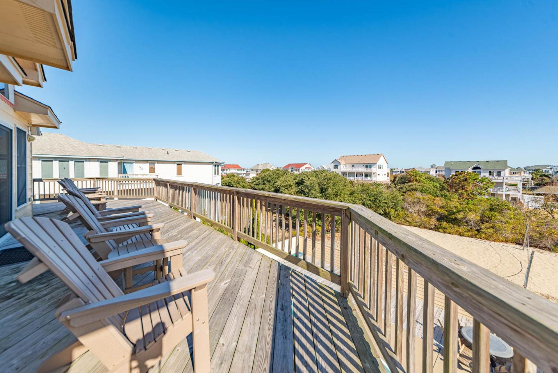Carolina Sunrise - Corolla, Whalehead, Oceanside, 500 Yds to Beach, Pool, Hot Tub, Volleyball
