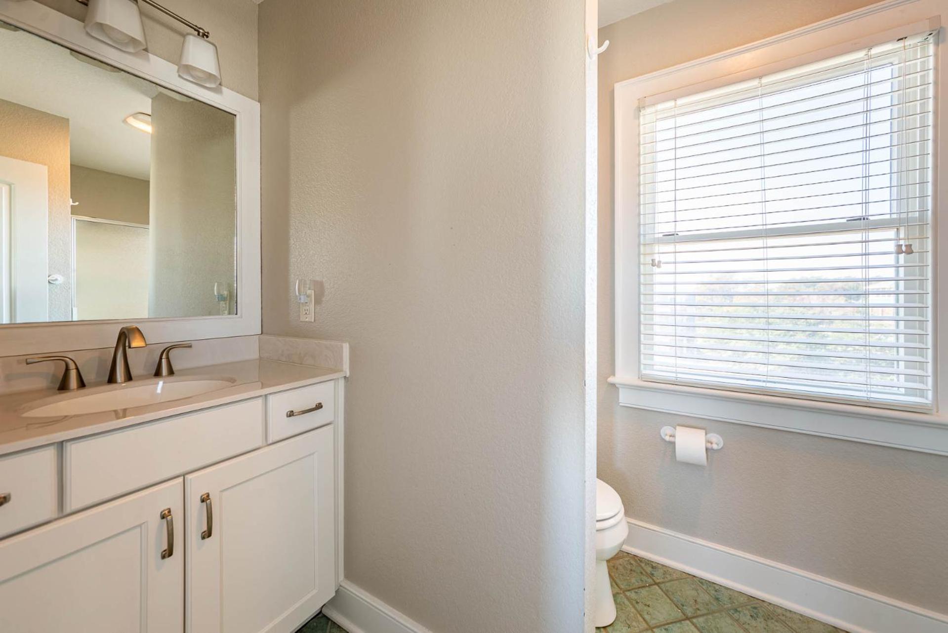 Carolina Sunrise - Corolla, Whalehead, Oceanside, 500 Yds to Beach, Pool, Hot Tub, Volleyball