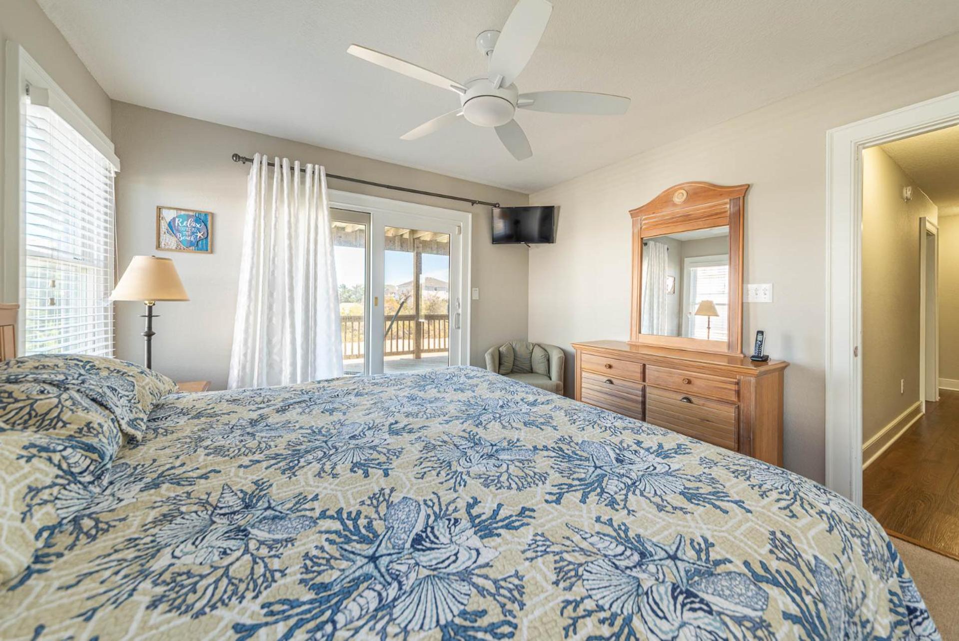 Carolina Sunrise - Corolla, Whalehead, Oceanside, 500 Yds to Beach, Pool, Hot Tub, Volleyball