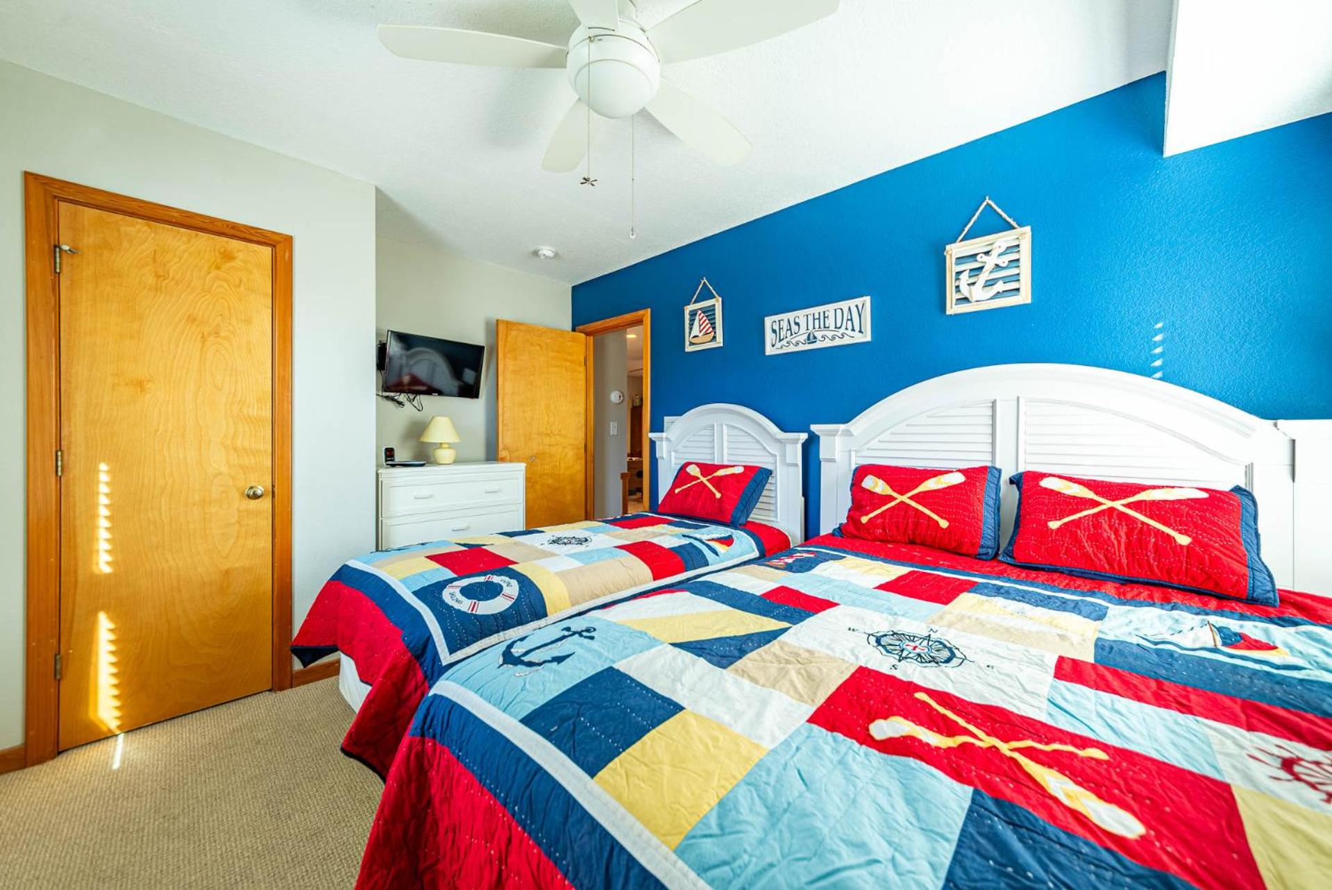 Carolina Sunrise - Corolla, Whalehead, Oceanside, 500 Yds to Beach, Pool, Hot Tub, Volleyball