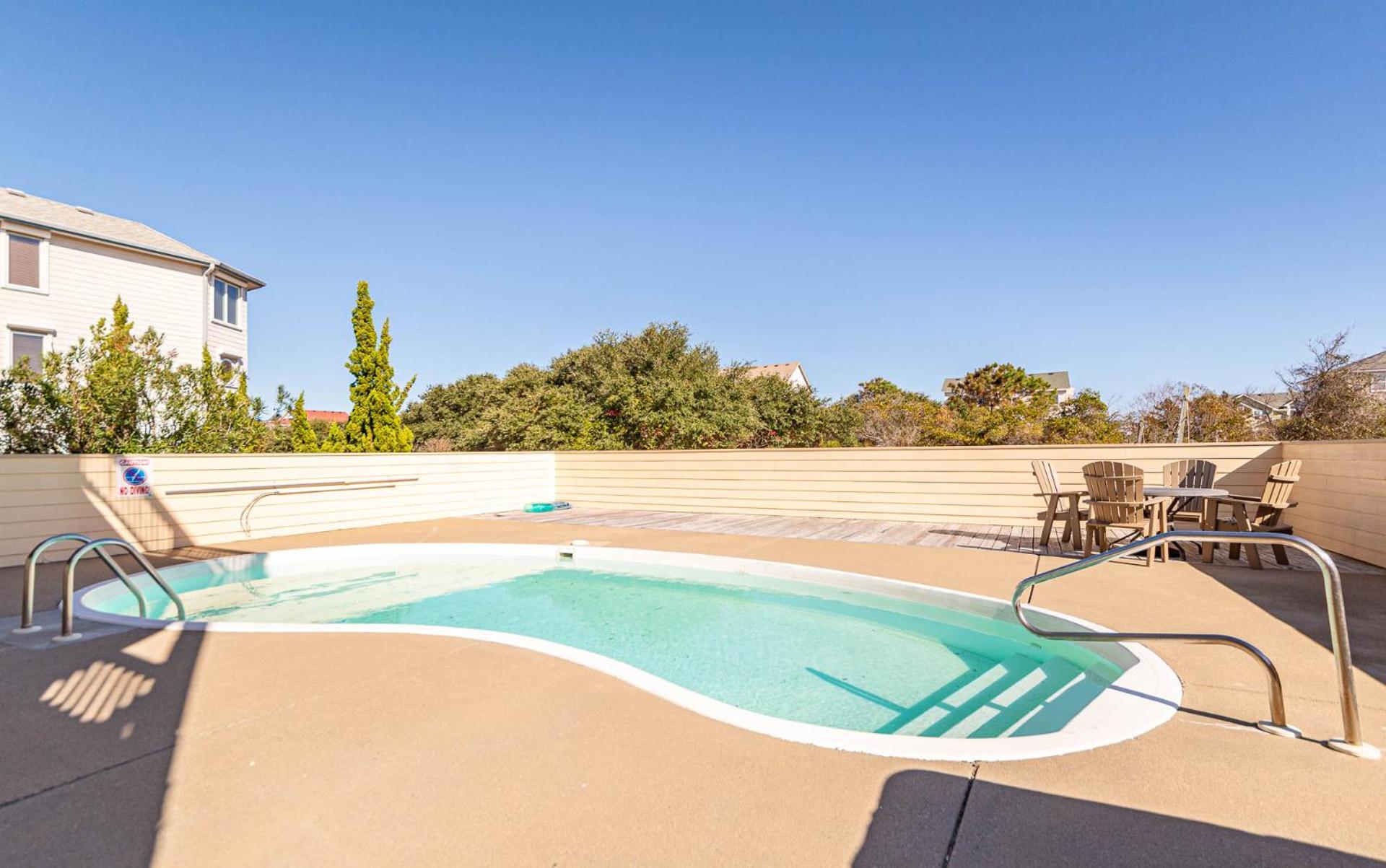 Carolina Sunrise - Corolla, Whalehead, Oceanside, 500 Yds to Beach, Pool, Hot Tub, Volleyball