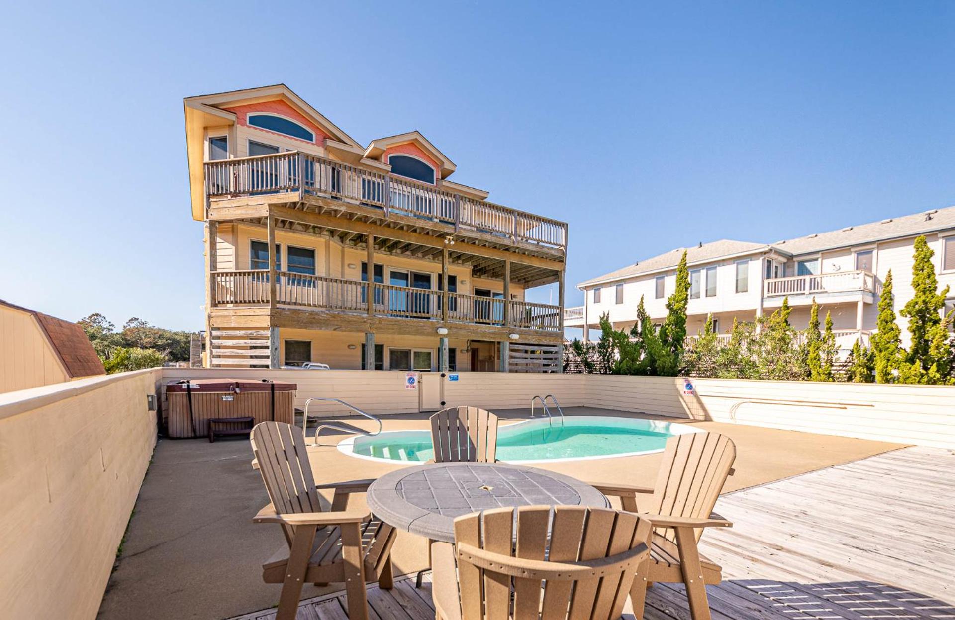 Carolina Sunrise - Corolla, Whalehead, Oceanside, 500 Yds to Beach, Pool, Hot Tub, Volleyball