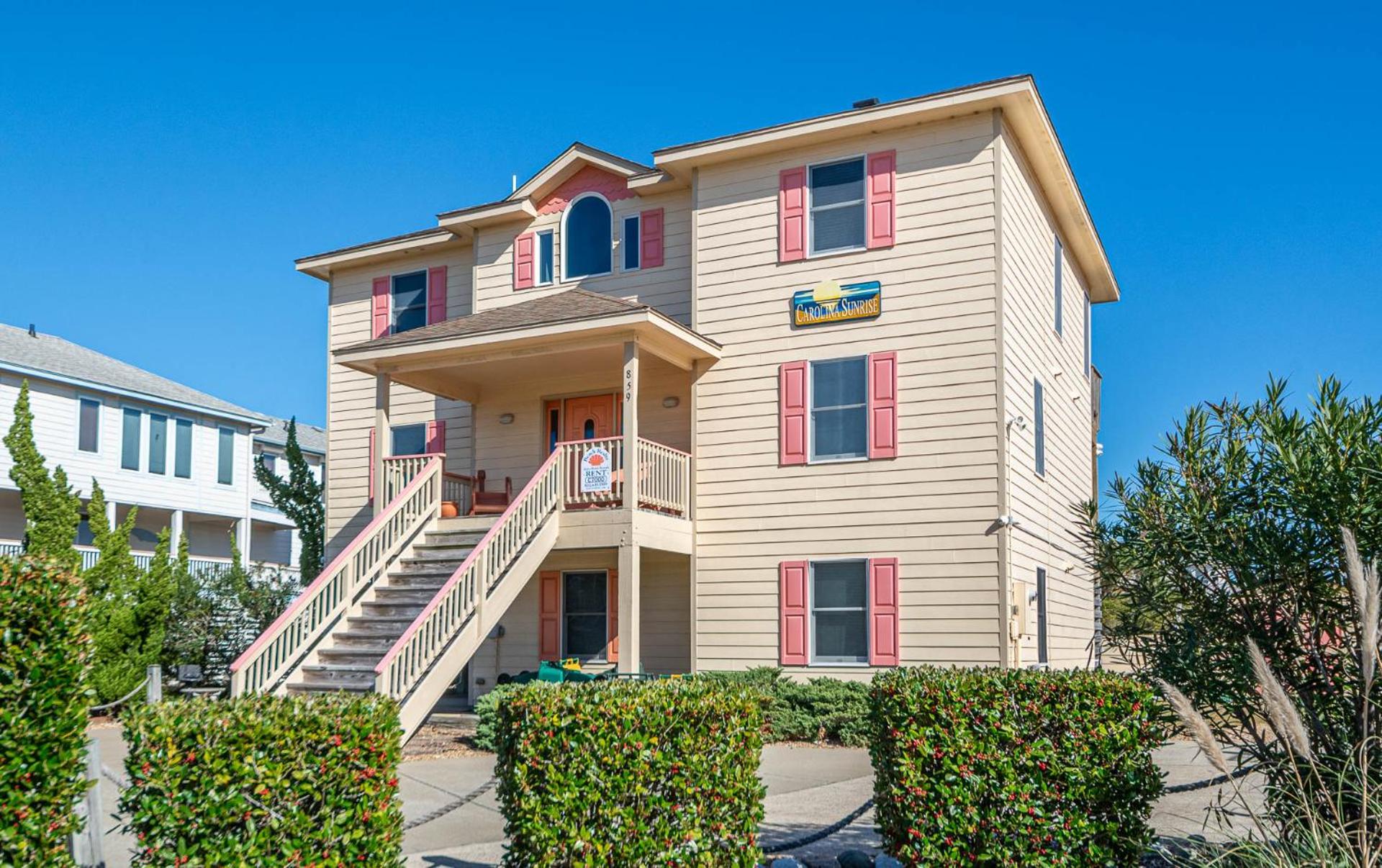 Carolina Sunrise - Corolla, Whalehead, Oceanside, 500 Yds to Beach, Pool, Hot Tub, Volleyball