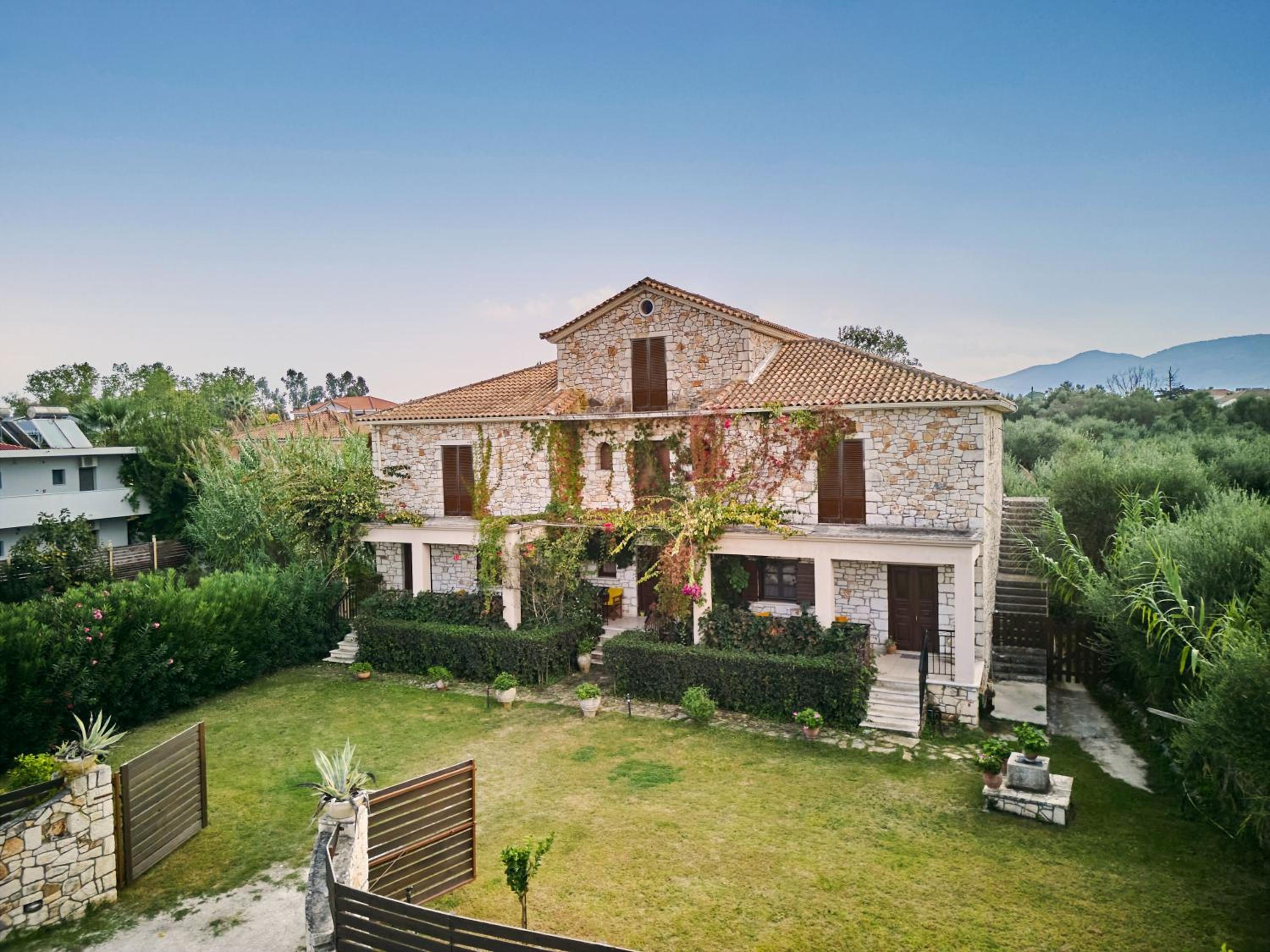 Villa Pounente Apartments - 300m from the beach, by ZanteWize photo 2