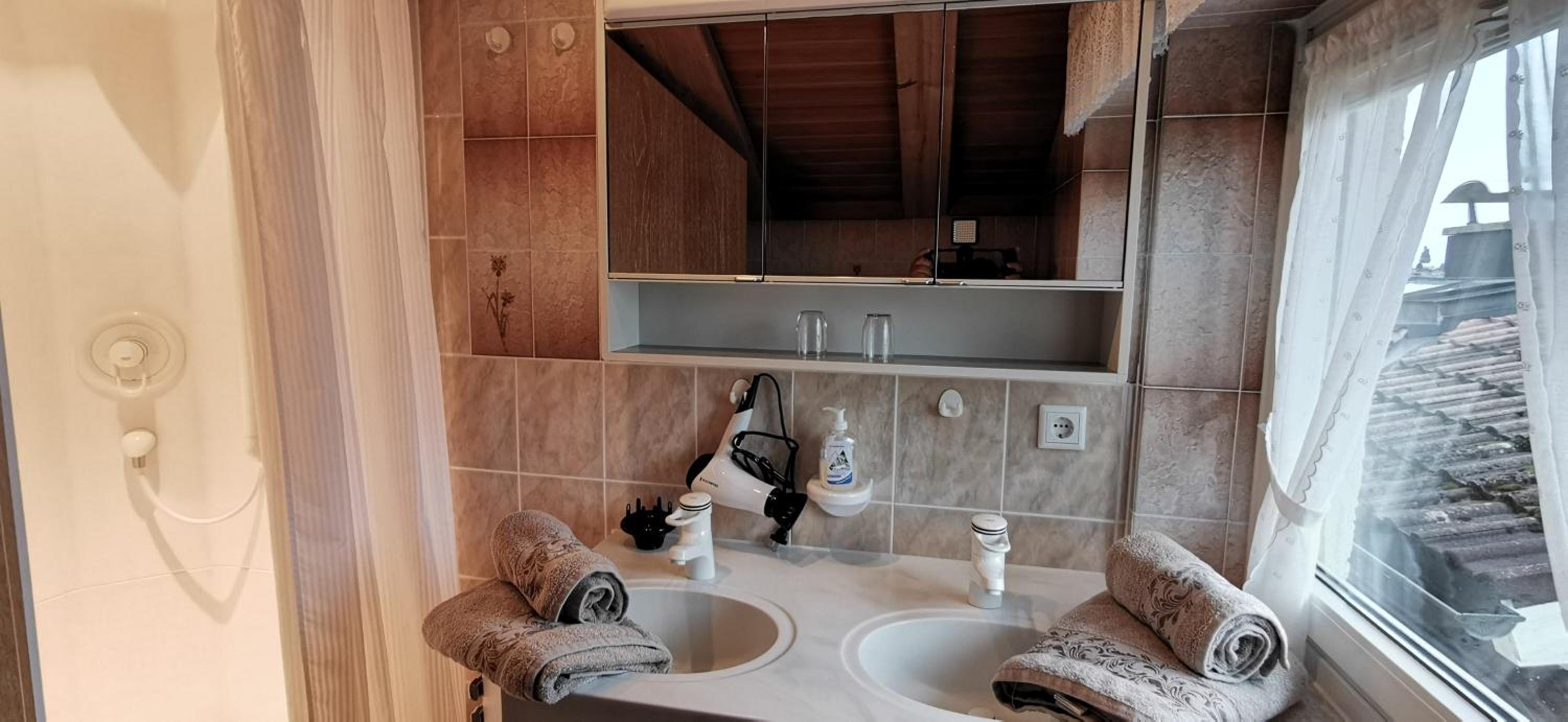 Urheim Rose - Dogfriendly