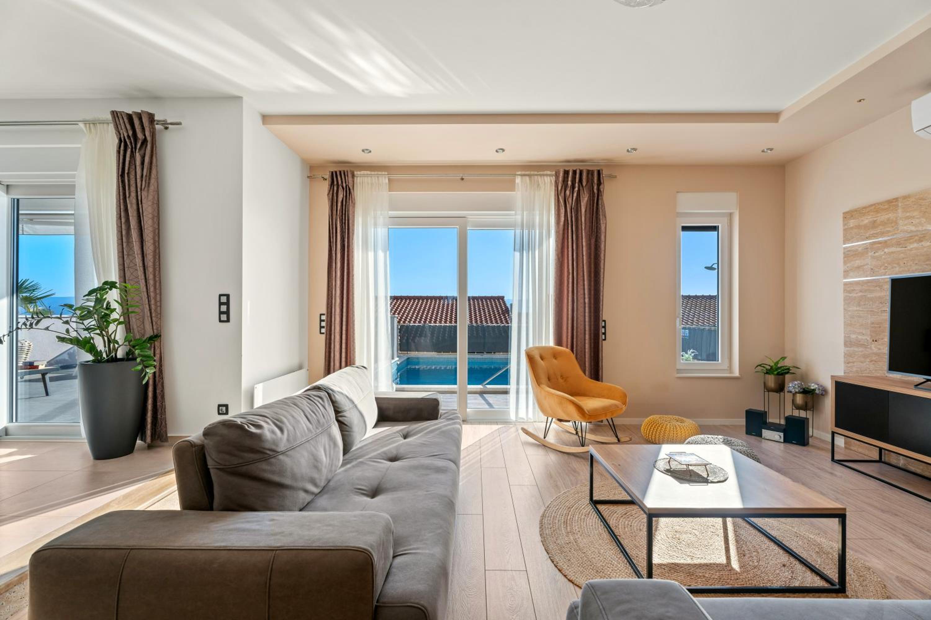 Villa Antares view 4