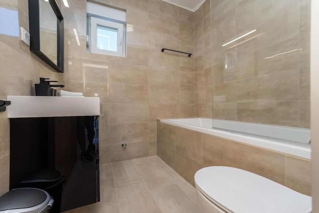 Villa Soleil blanc, luxury villa with private pool view 5
