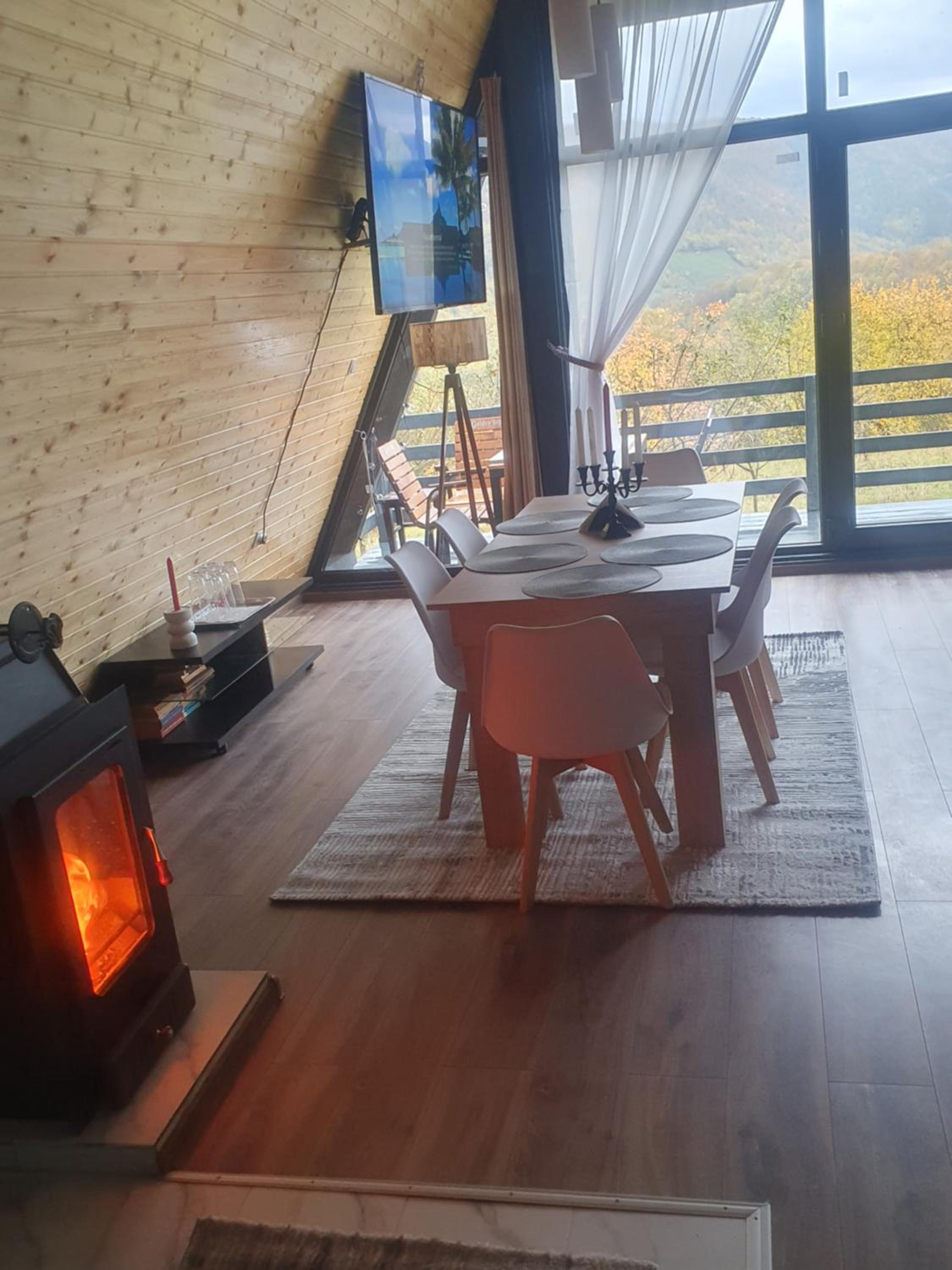 Cabana Apuseni Forest