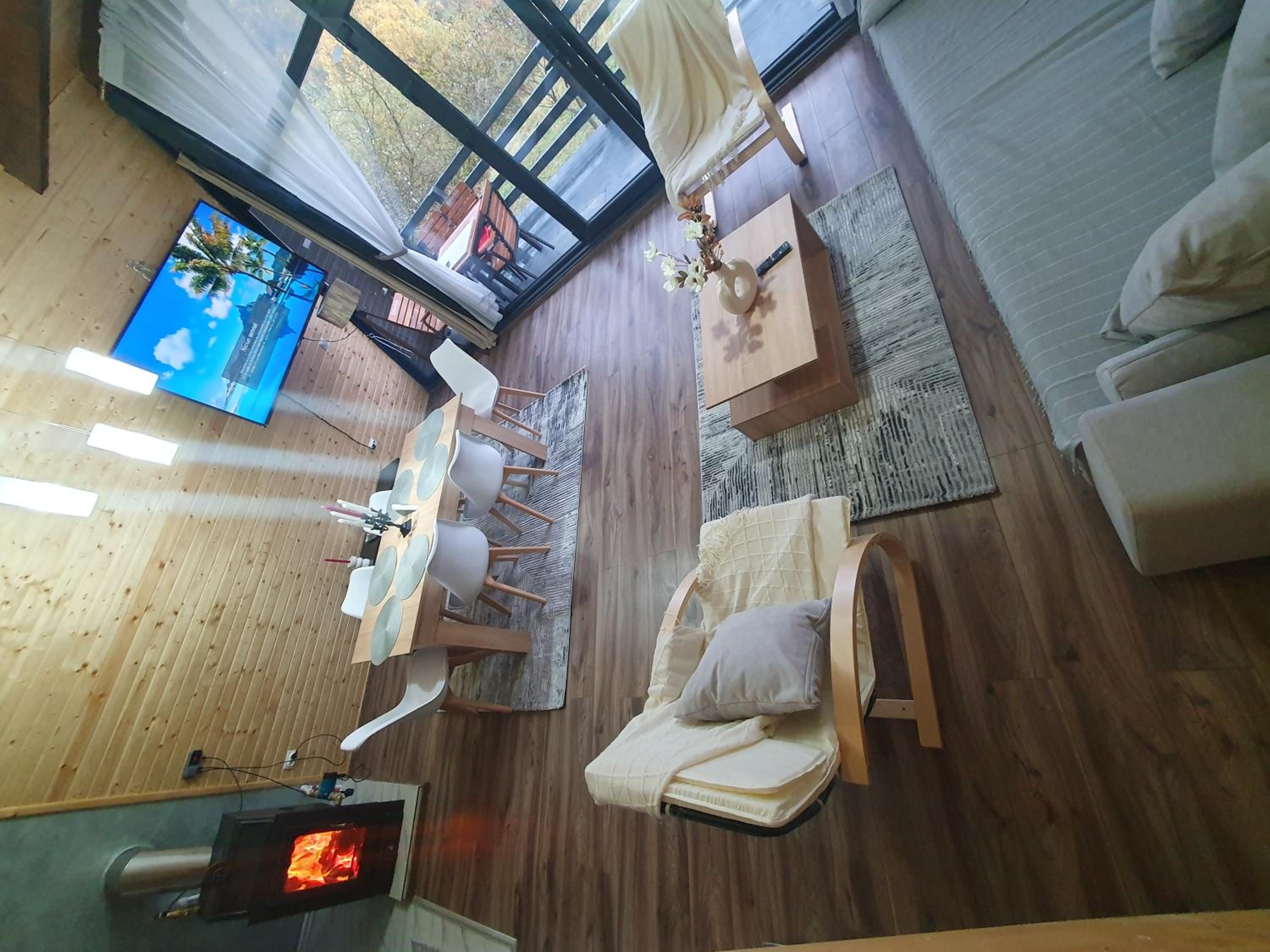 Cabana Apuseni Forest
