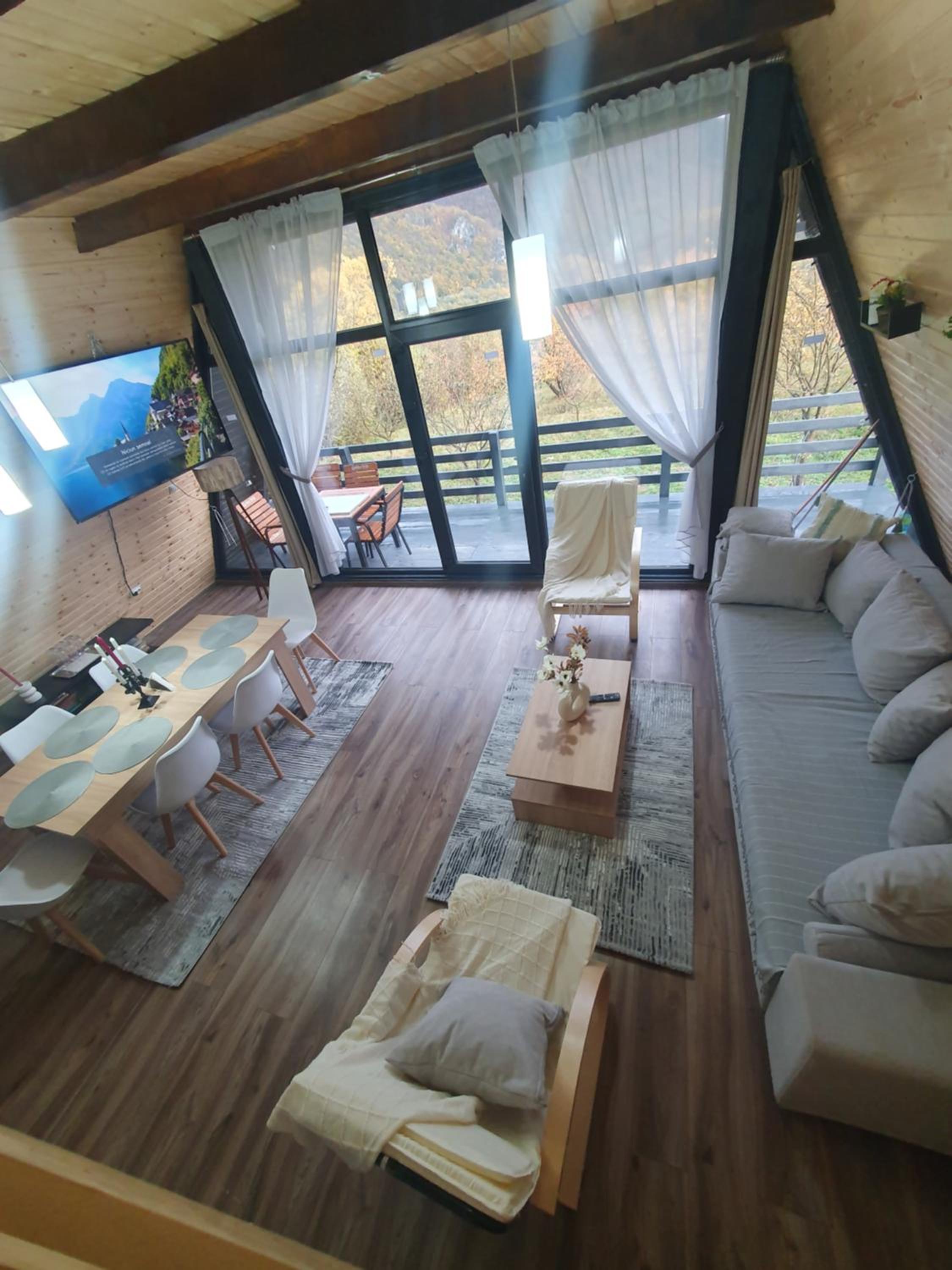 Cabana Apuseni Forest