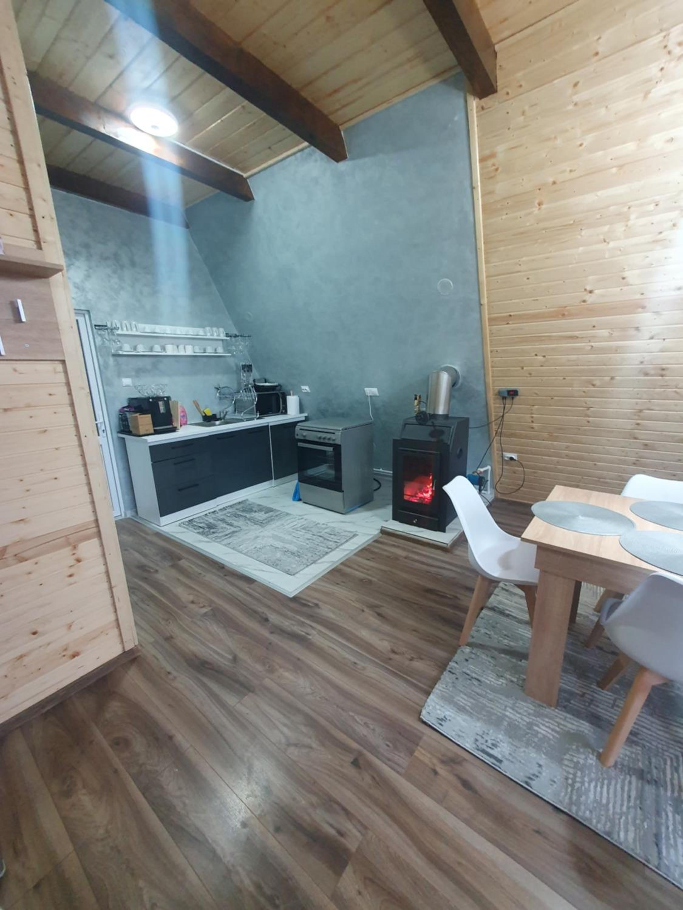 Cabana Apuseni Forest