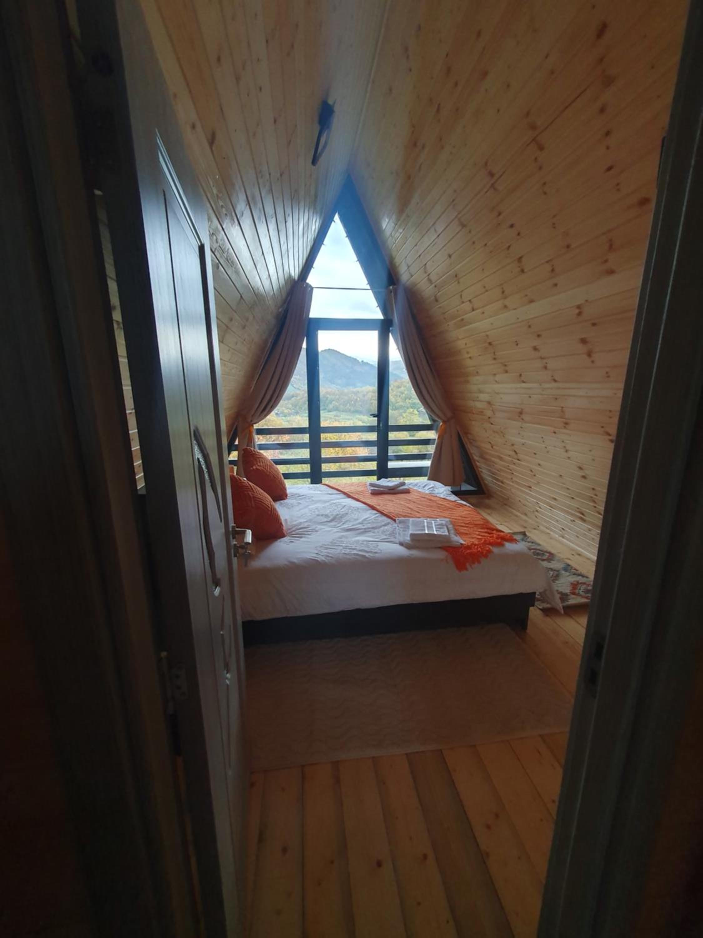 Cabana Apuseni Forest