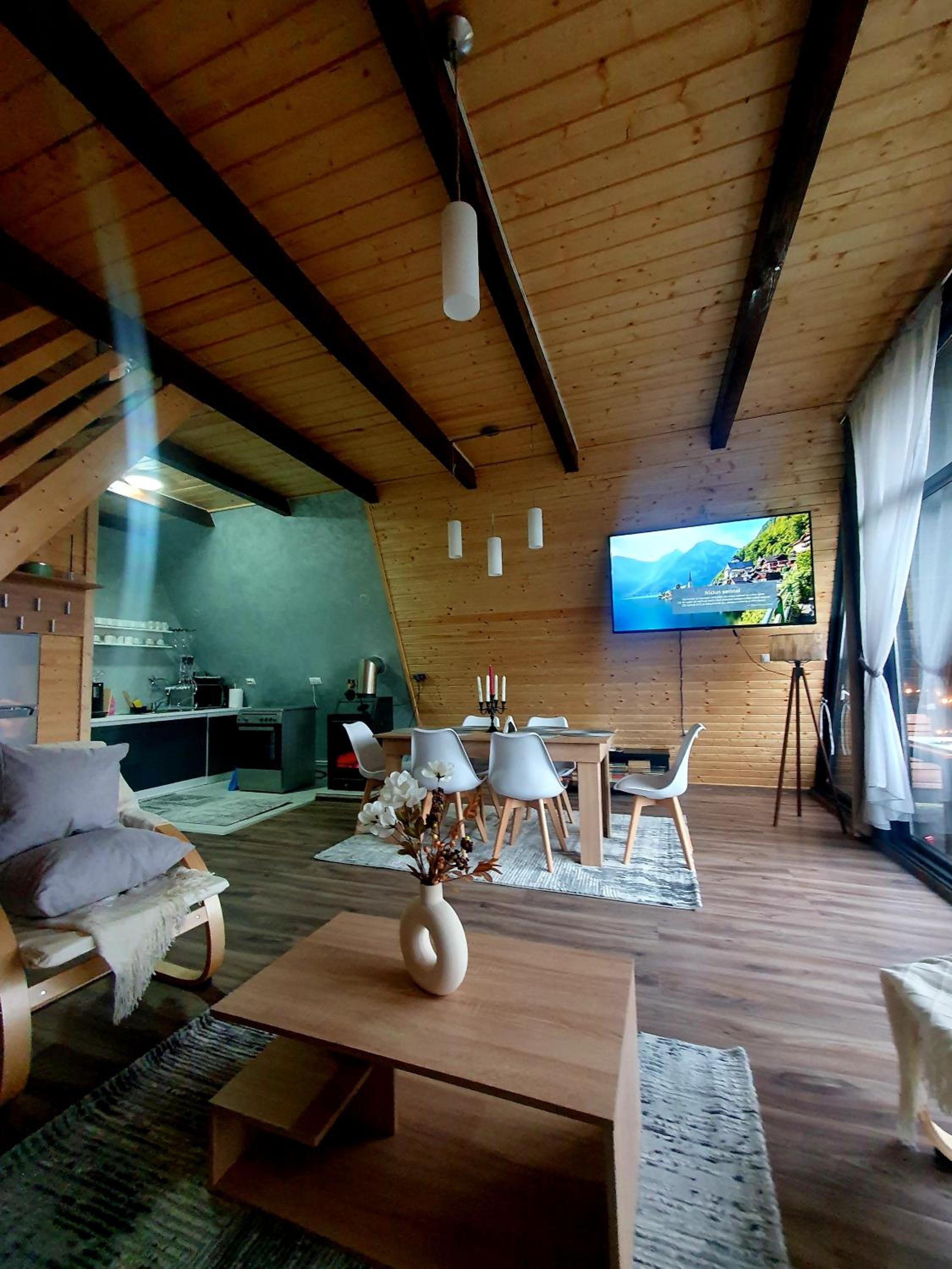 Cabana Apuseni Forest