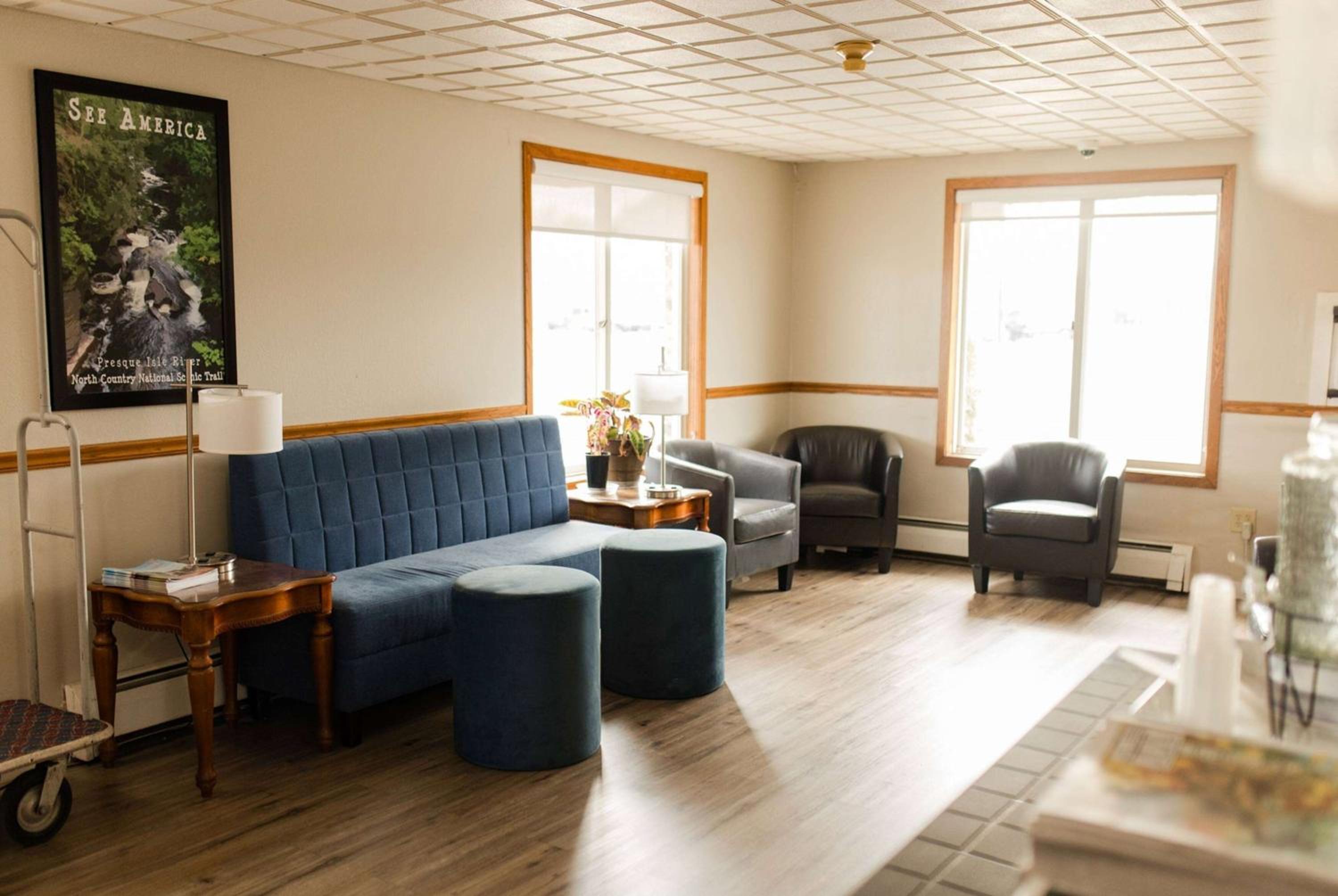 Travelodge by Wyndham Escanaba view 3