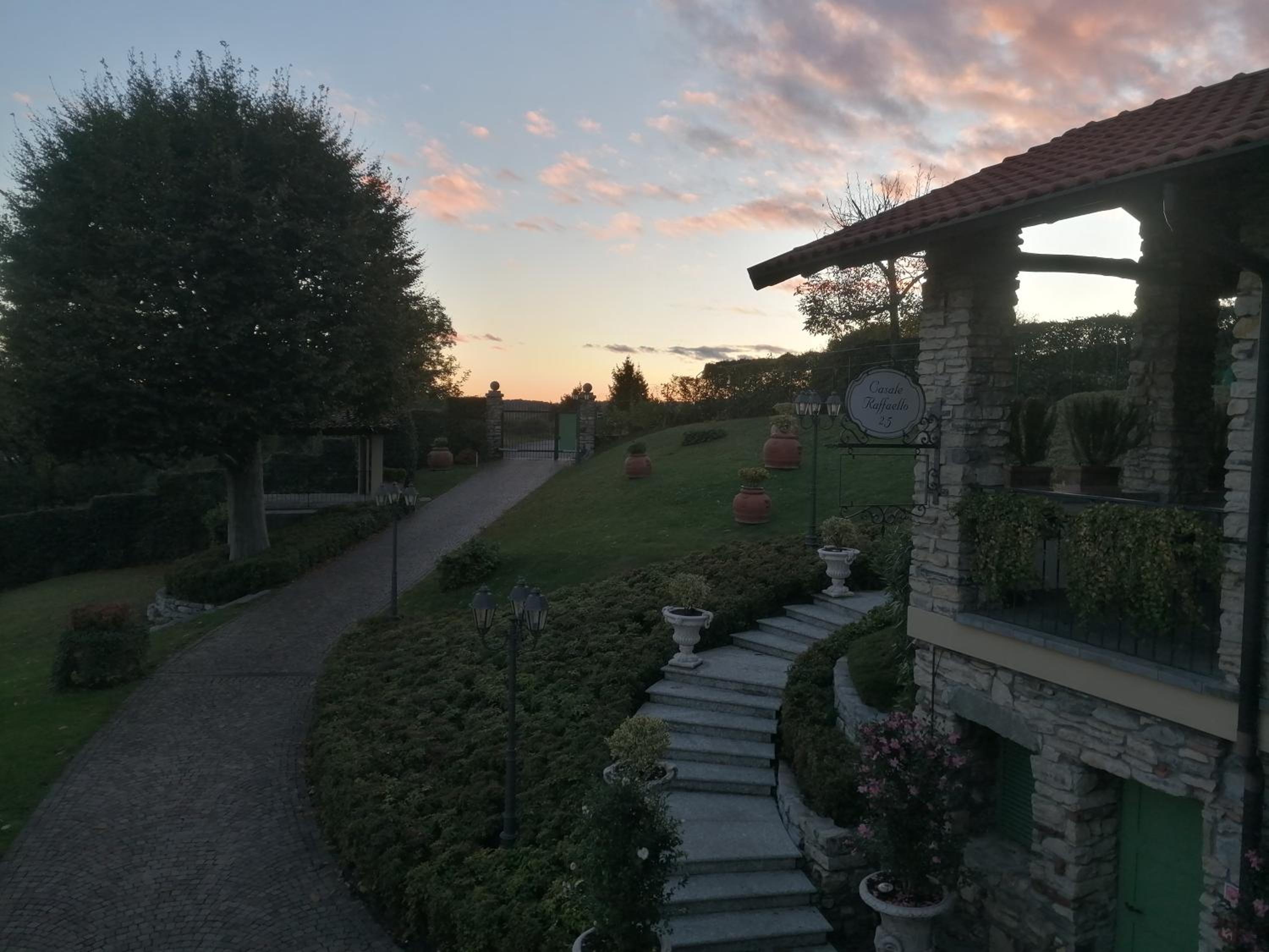 Casale Raffaello B&B Como