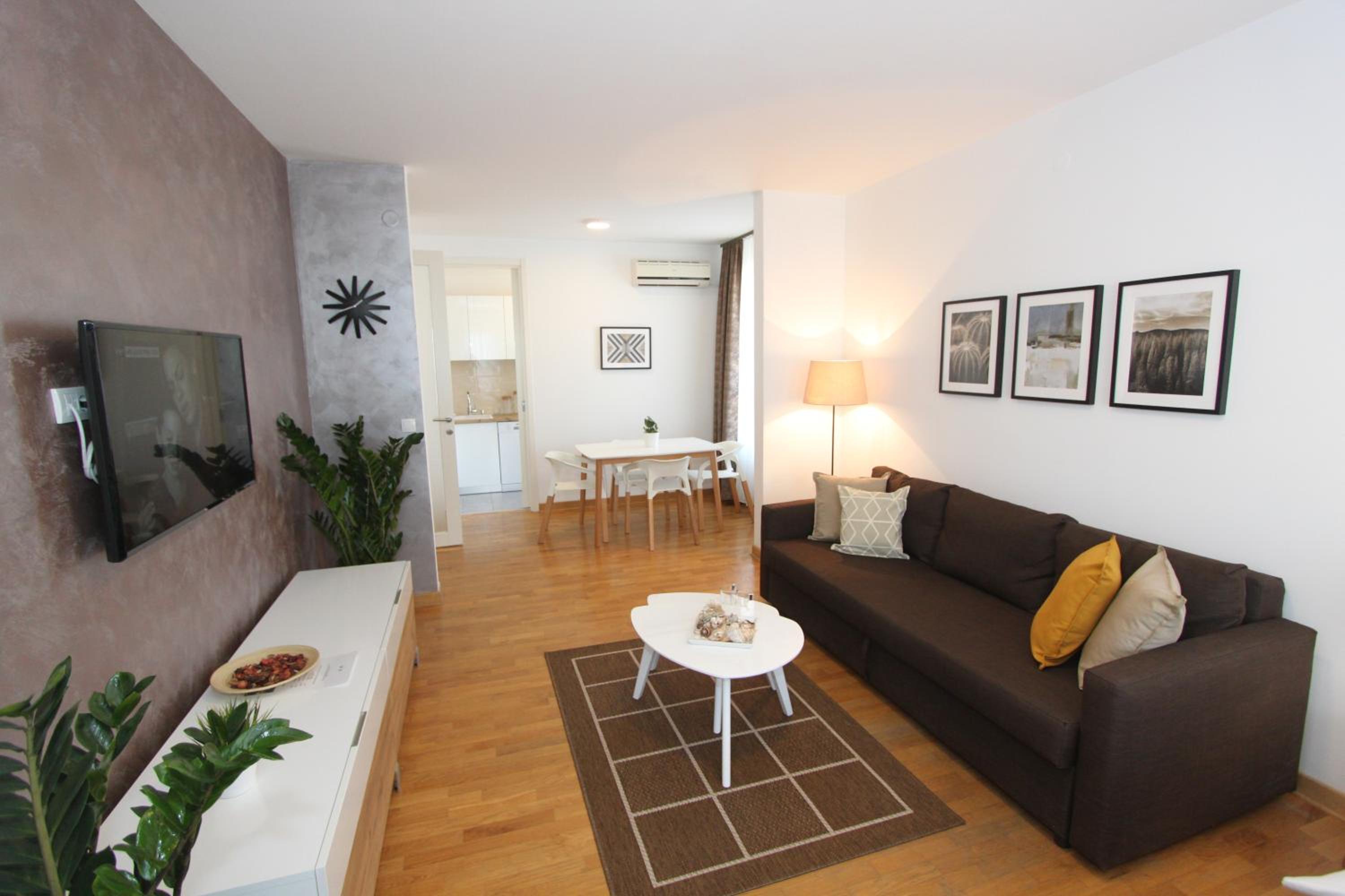 Evergreen - studio in Belgrade to relax and enjoy, parking 5 eur per day view 5