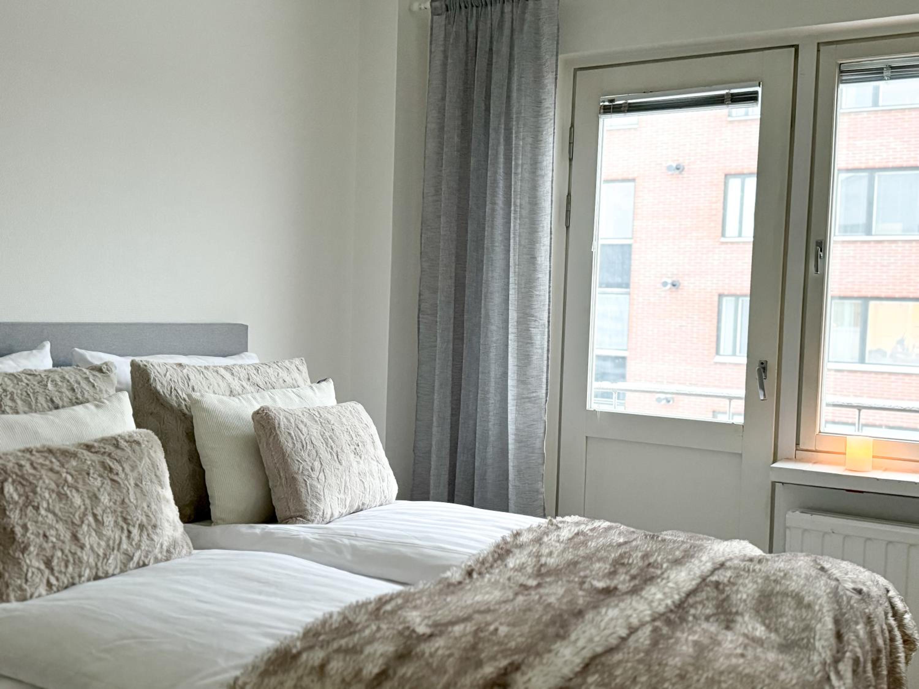 Aurora City Suites