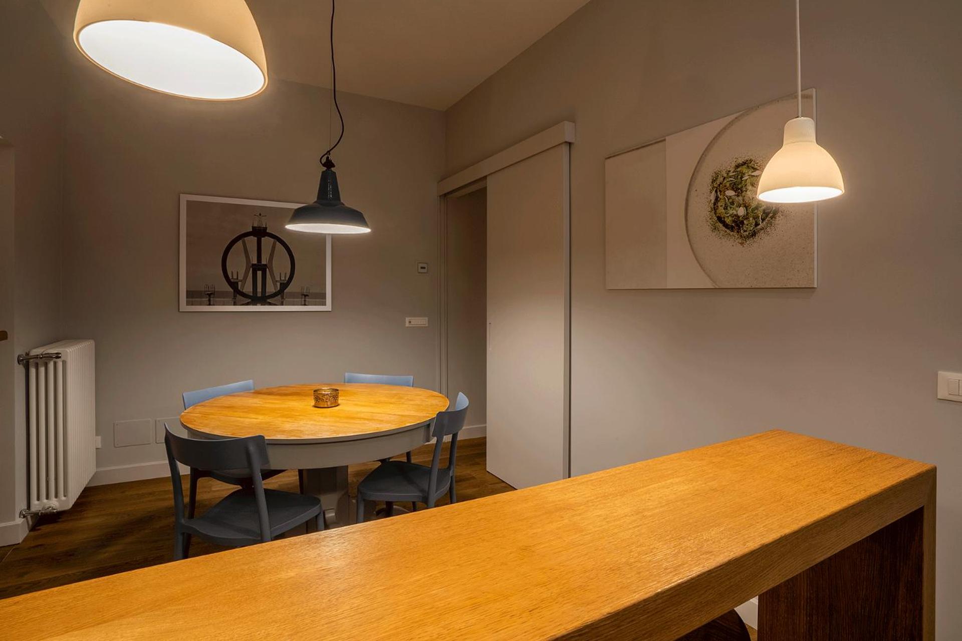 Fotofever Apt, two bedrooms with air conditioned in elegant shopping area, close to Vatican City