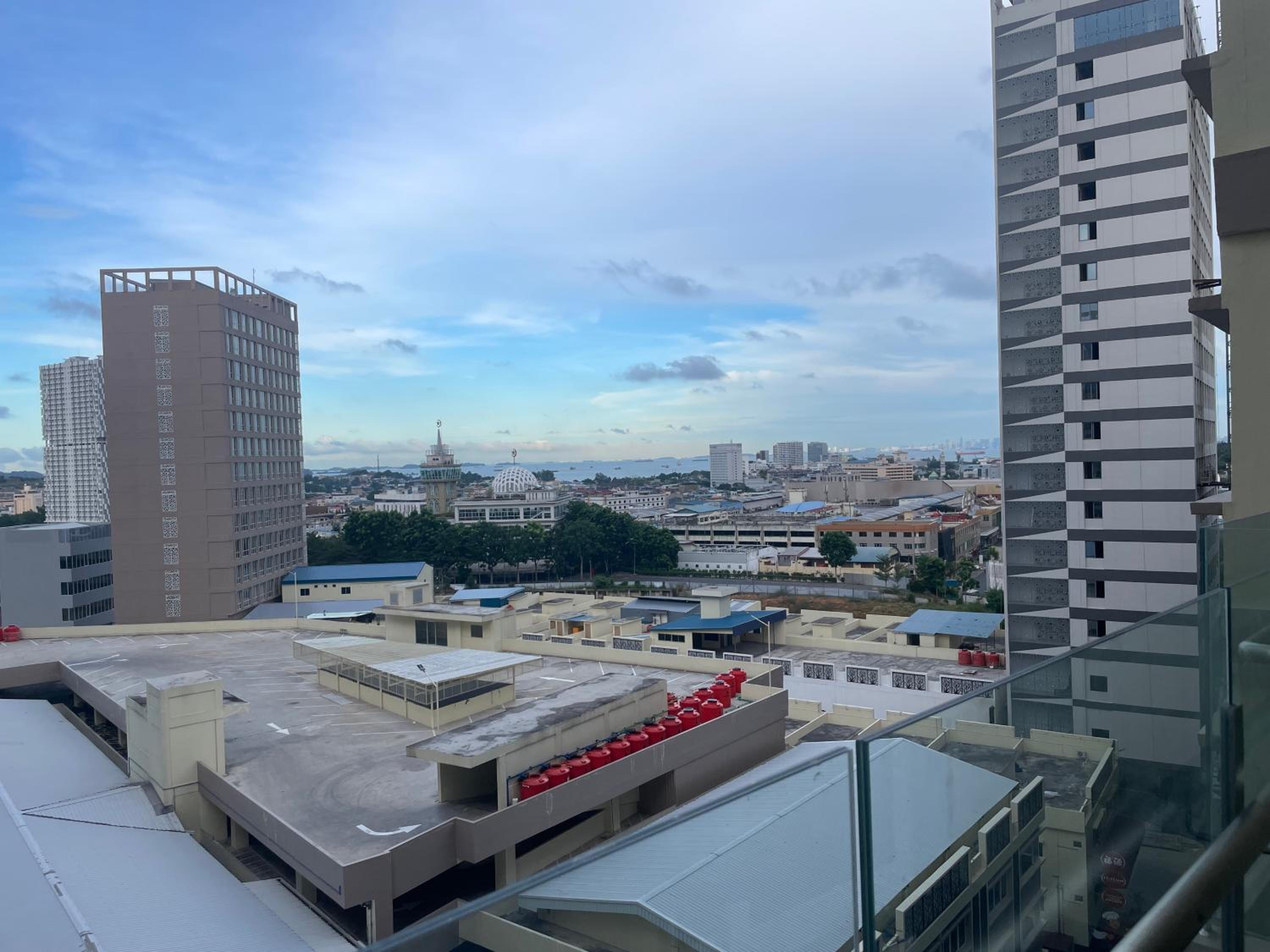 SJ Homes Cozy Studio Nagoya Thamrin City view 3