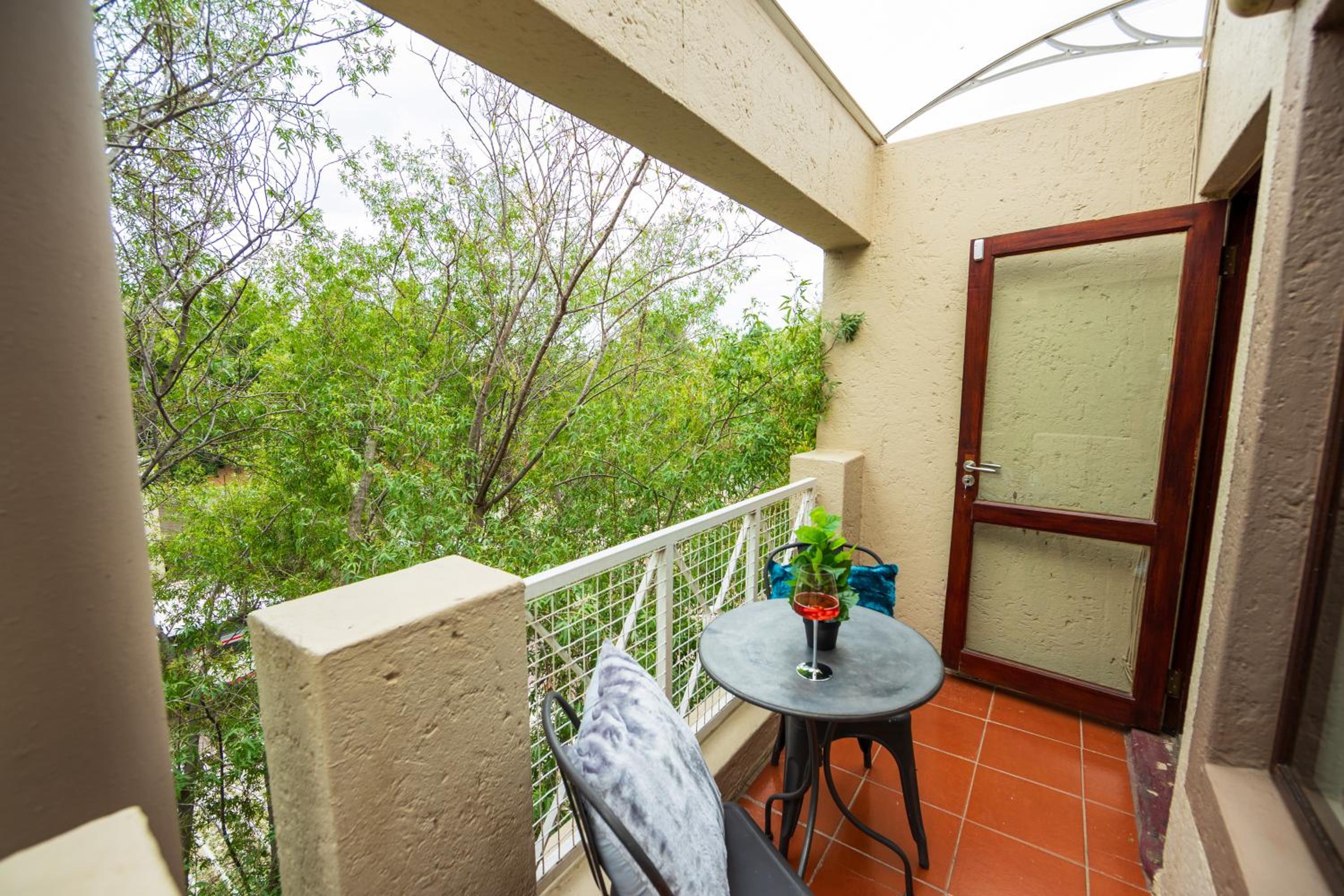 17 Riepen avenue Sandhurst gate Sandton