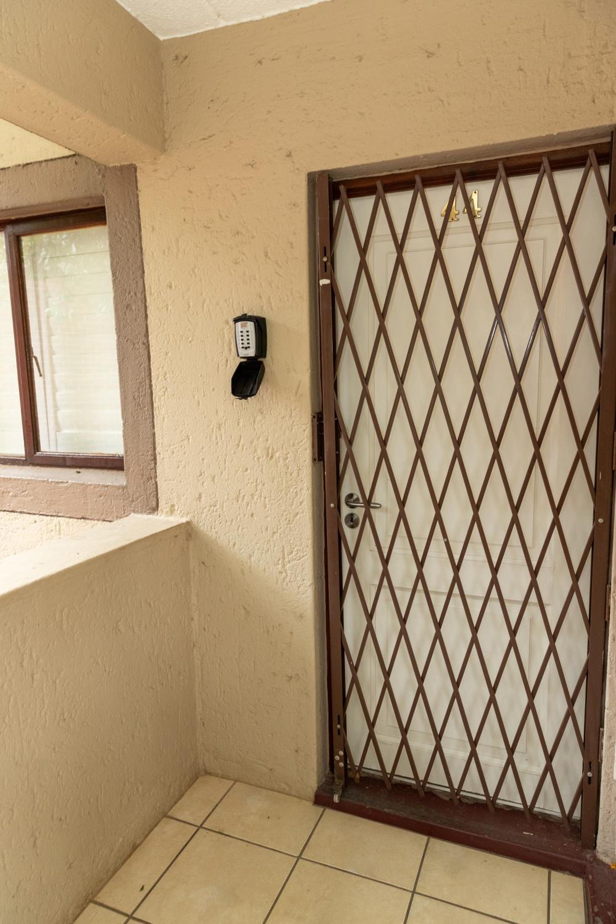 17 Riepen avenue Sandhurst gate Sandton