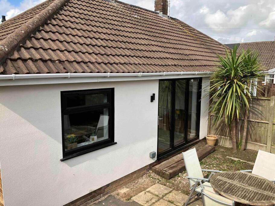 Newly renovated, modern bungalow - quiet location view 4