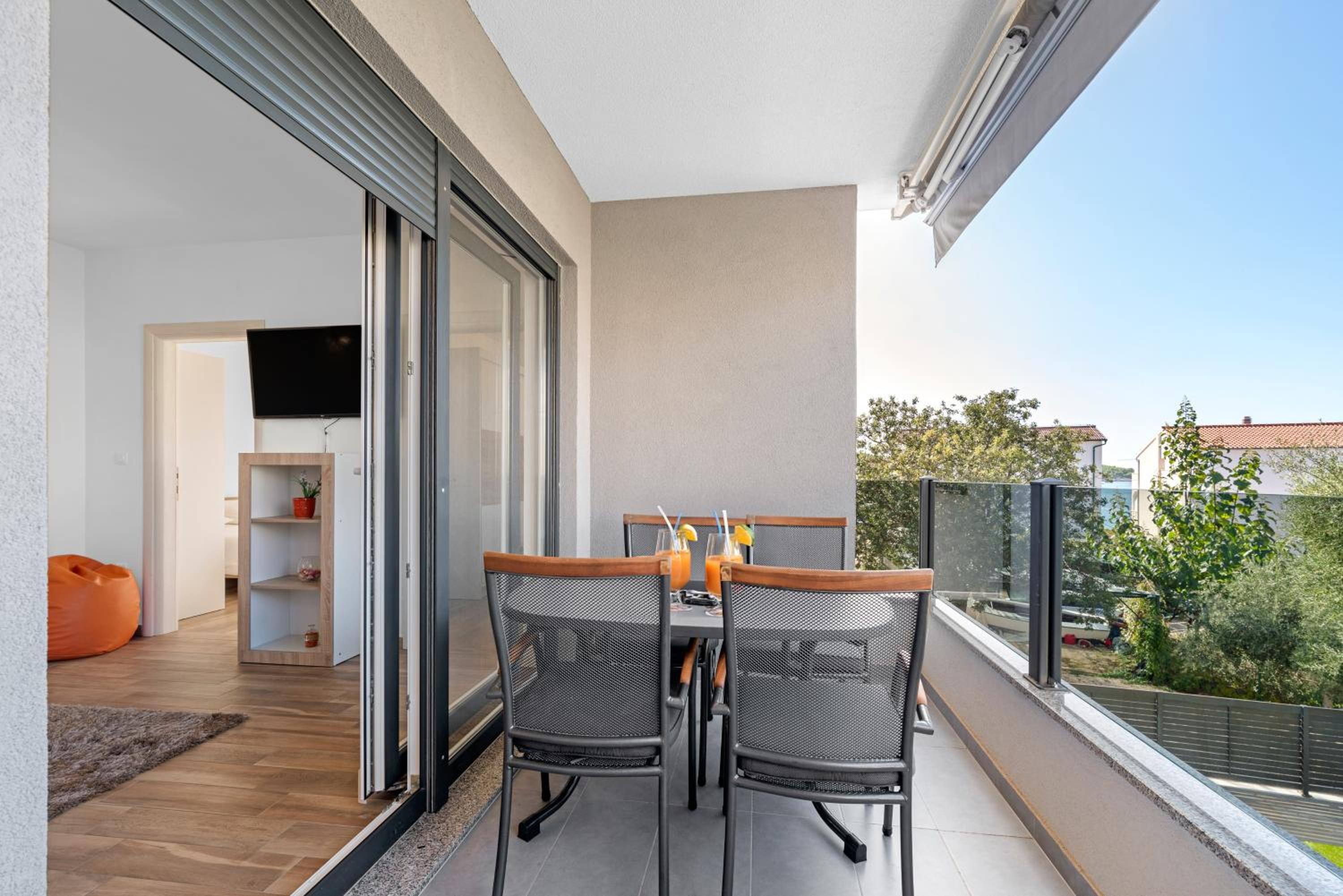 Apartments Boomerang view 4