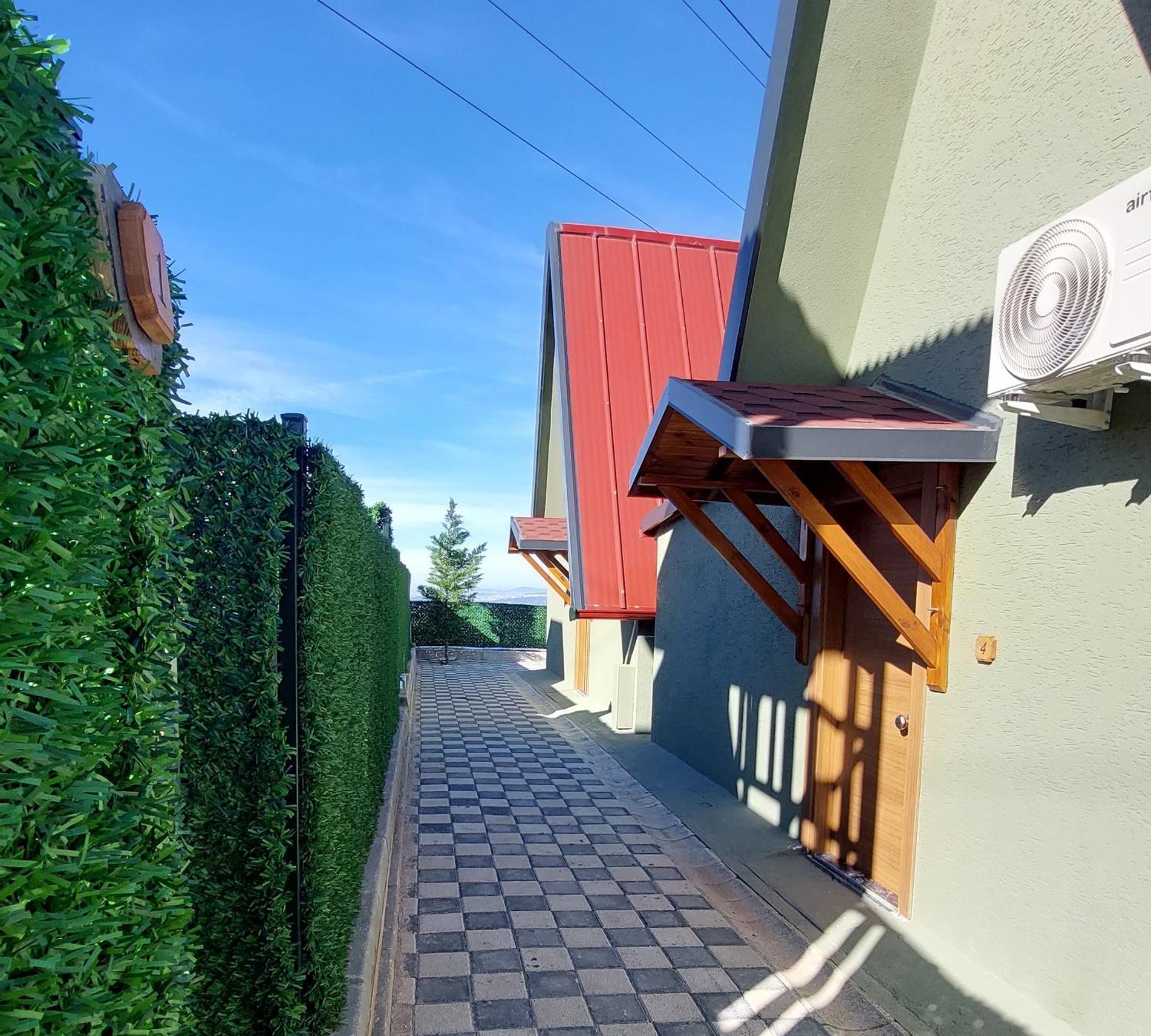 Patya BUNGALOV