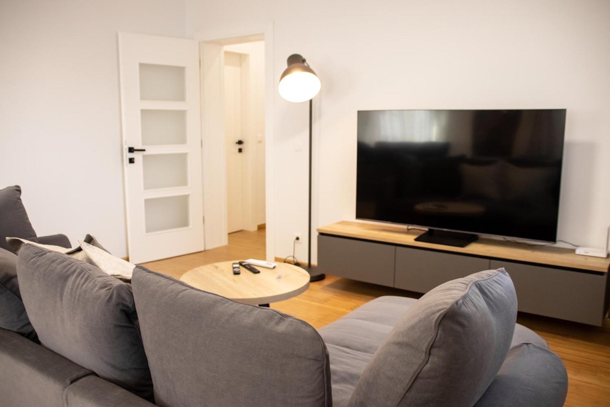 Hugo apartments