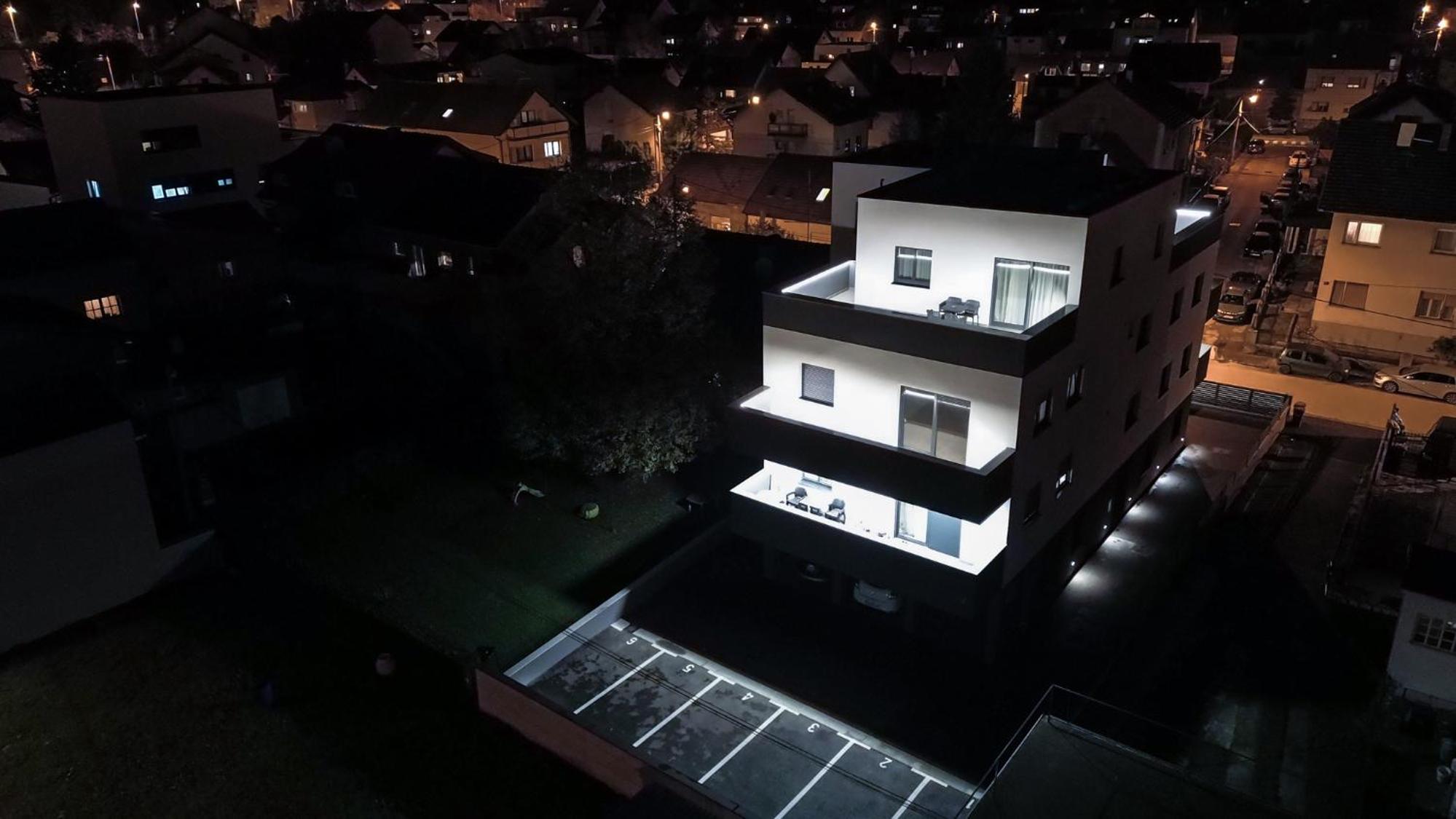 Hugo apartments