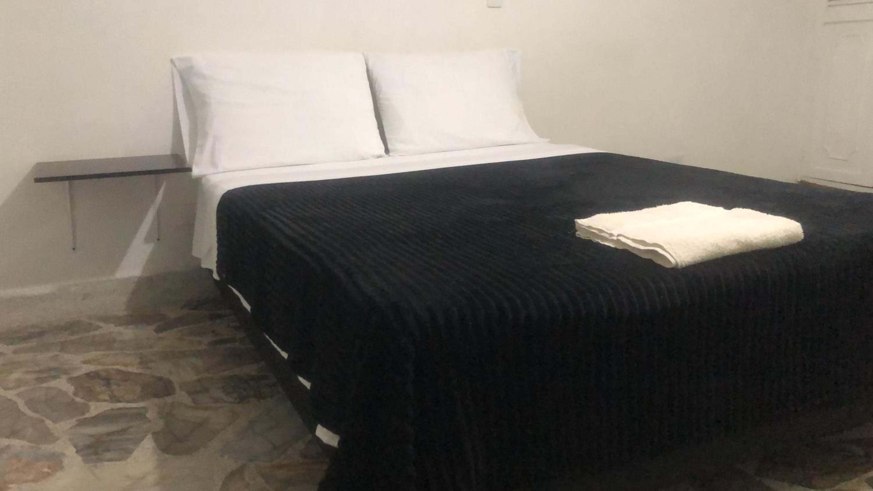 Apartamento cómodo en Laureles , céntrico y bien ubicado 201 view 4