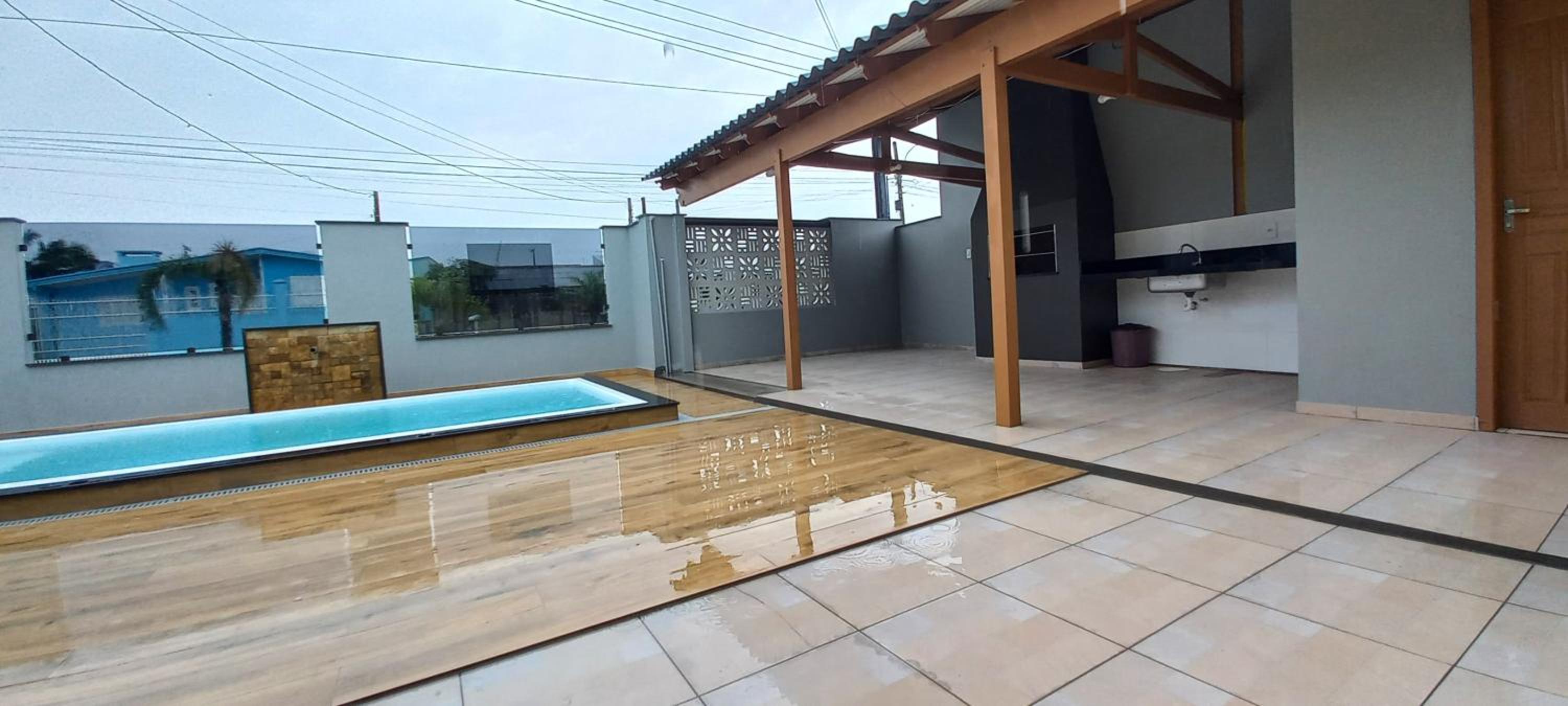 Casa Com Quatro Dormitórios, Pertinho Do Mar Em Capão Da Canoa