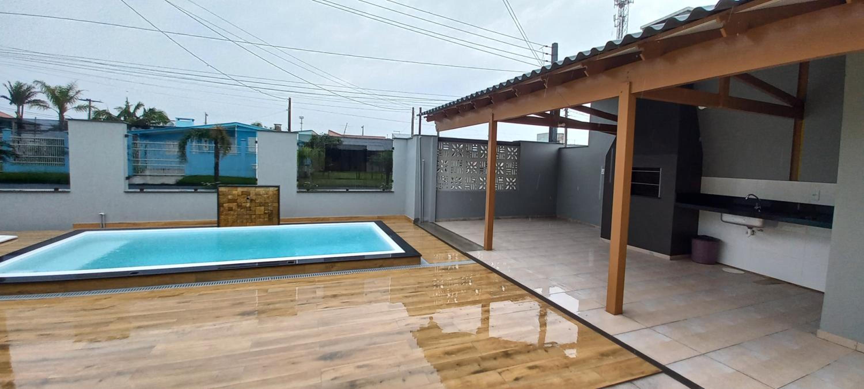 Casa Com Quatro Dormitórios, Pertinho Do Mar Em Capão Da Canoa