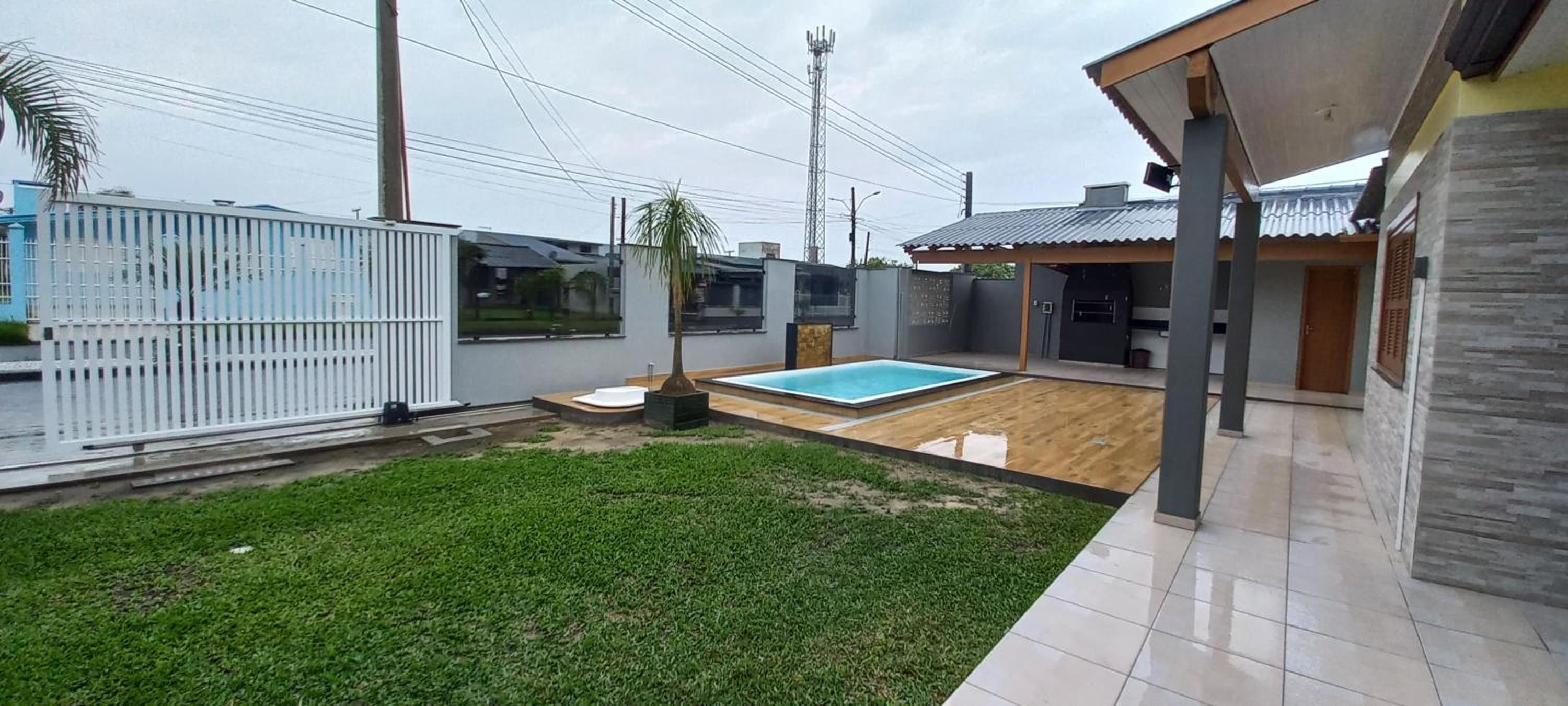 Casa Com Quatro Dormitórios, Pertinho Do Mar Em Capão Da Canoa