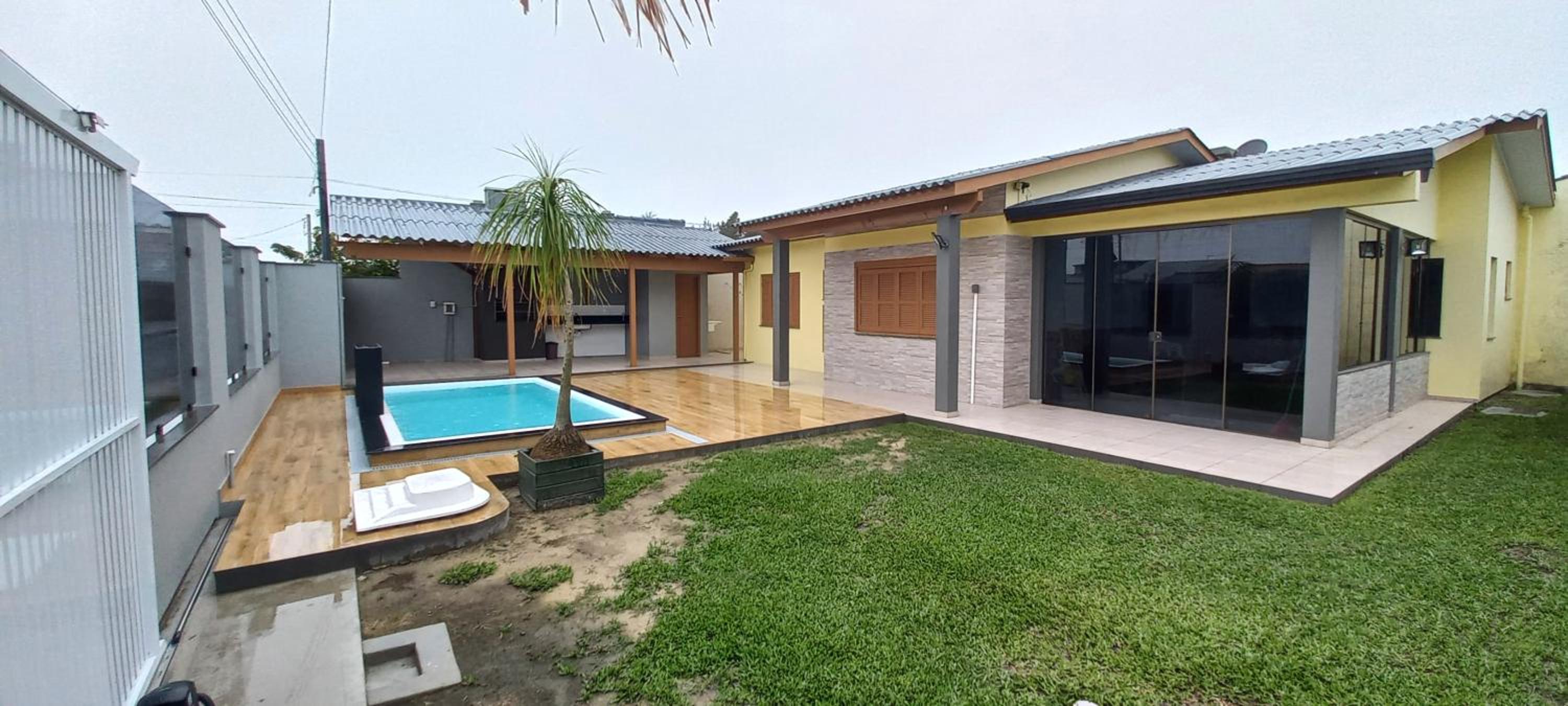 Casa Com Quatro Dormitórios, Pertinho Do Mar Em Capão Da Canoa