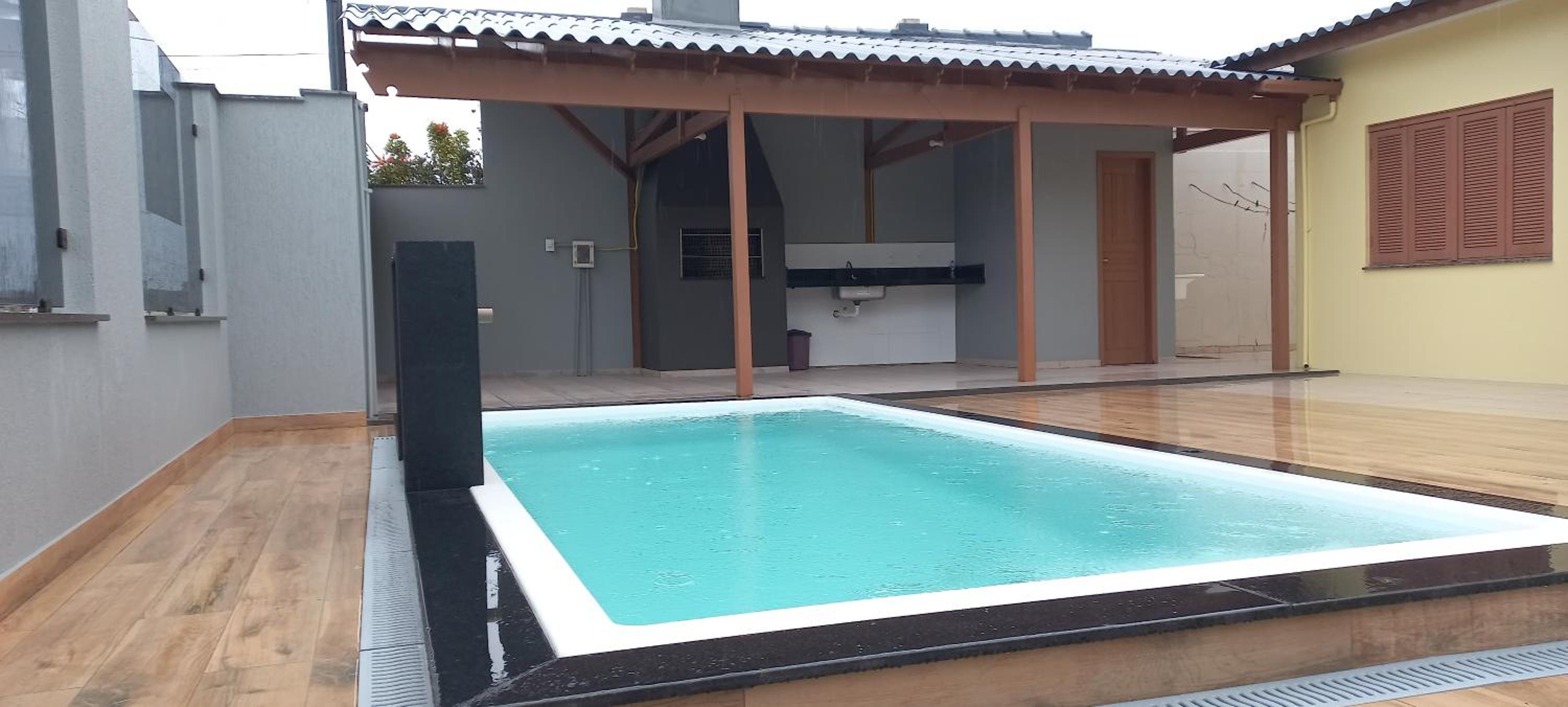 Casa Com Quatro Dormitórios, Pertinho Do Mar Em Capão Da Canoa