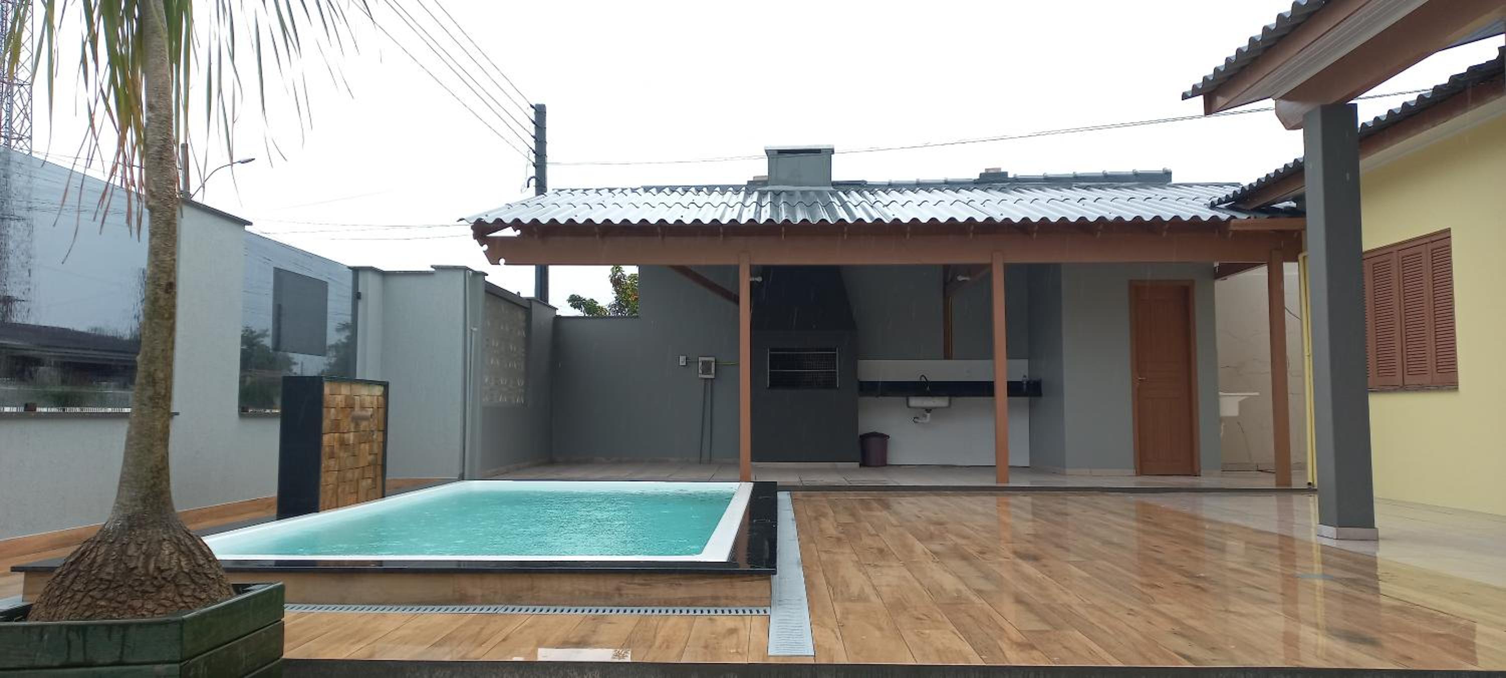 Casa Com Quatro Dormitórios, Pertinho Do Mar Em Capão Da Canoa