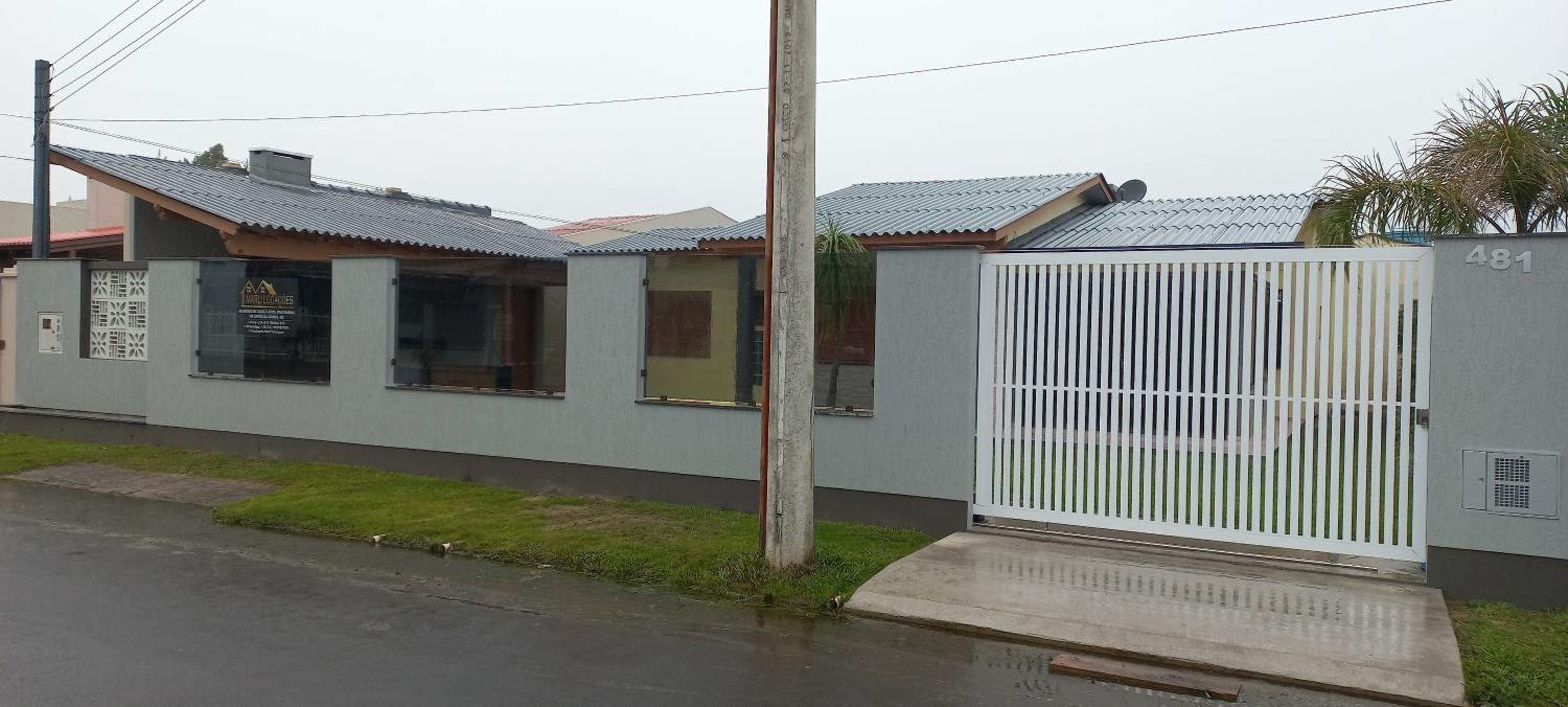 Casa Com Quatro Dormitórios, Pertinho Do Mar Em Capão Da Canoa