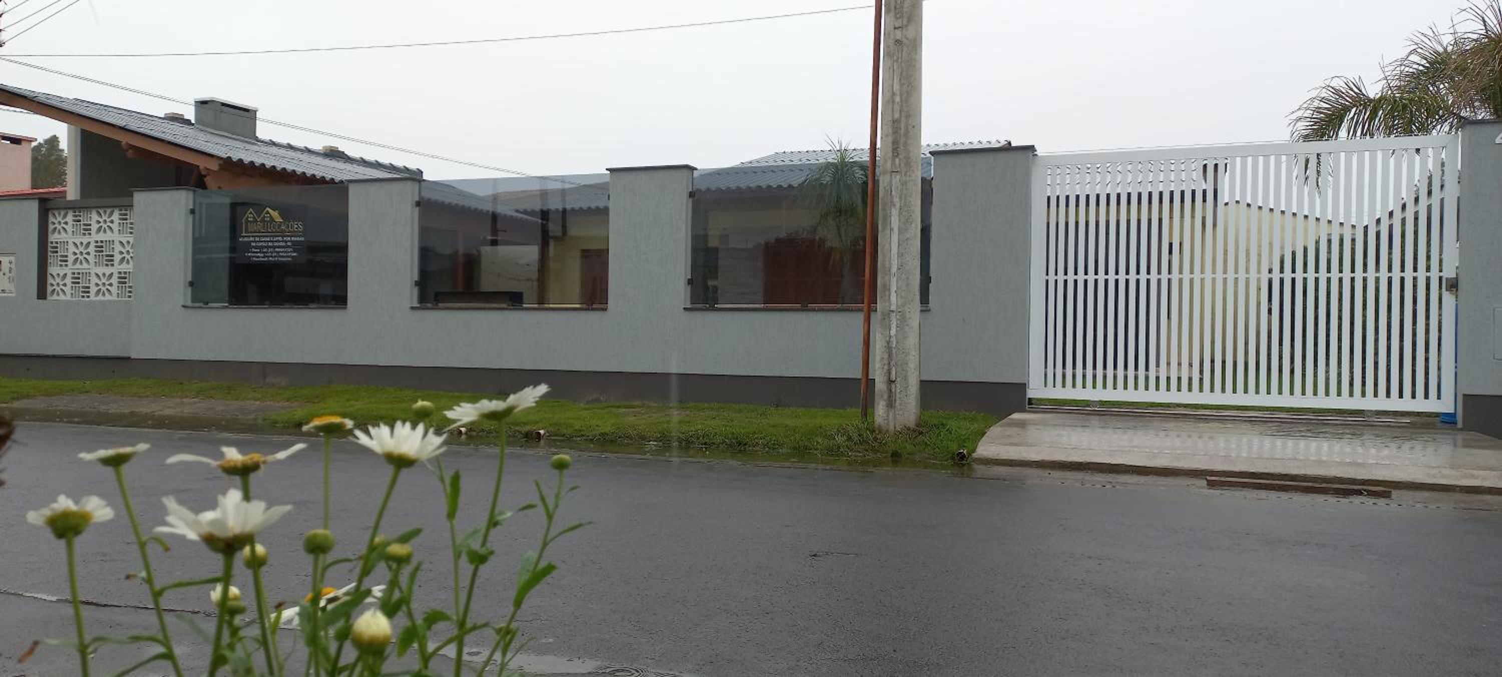 Casa Com Quatro Dormitórios, Pertinho Do Mar Em Capão Da Canoa