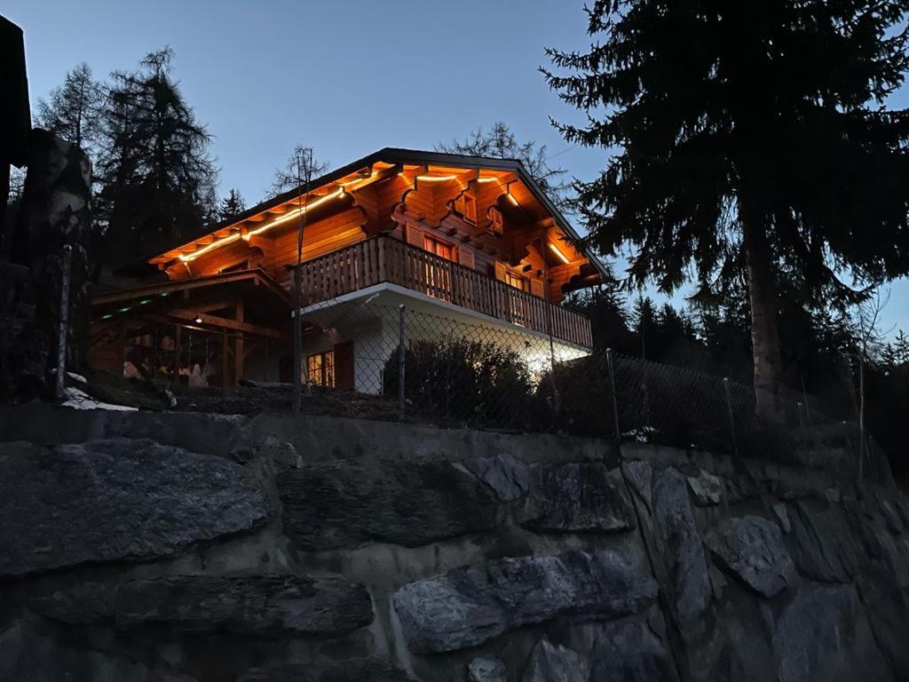 Chalet Rustique à La Tzoum'